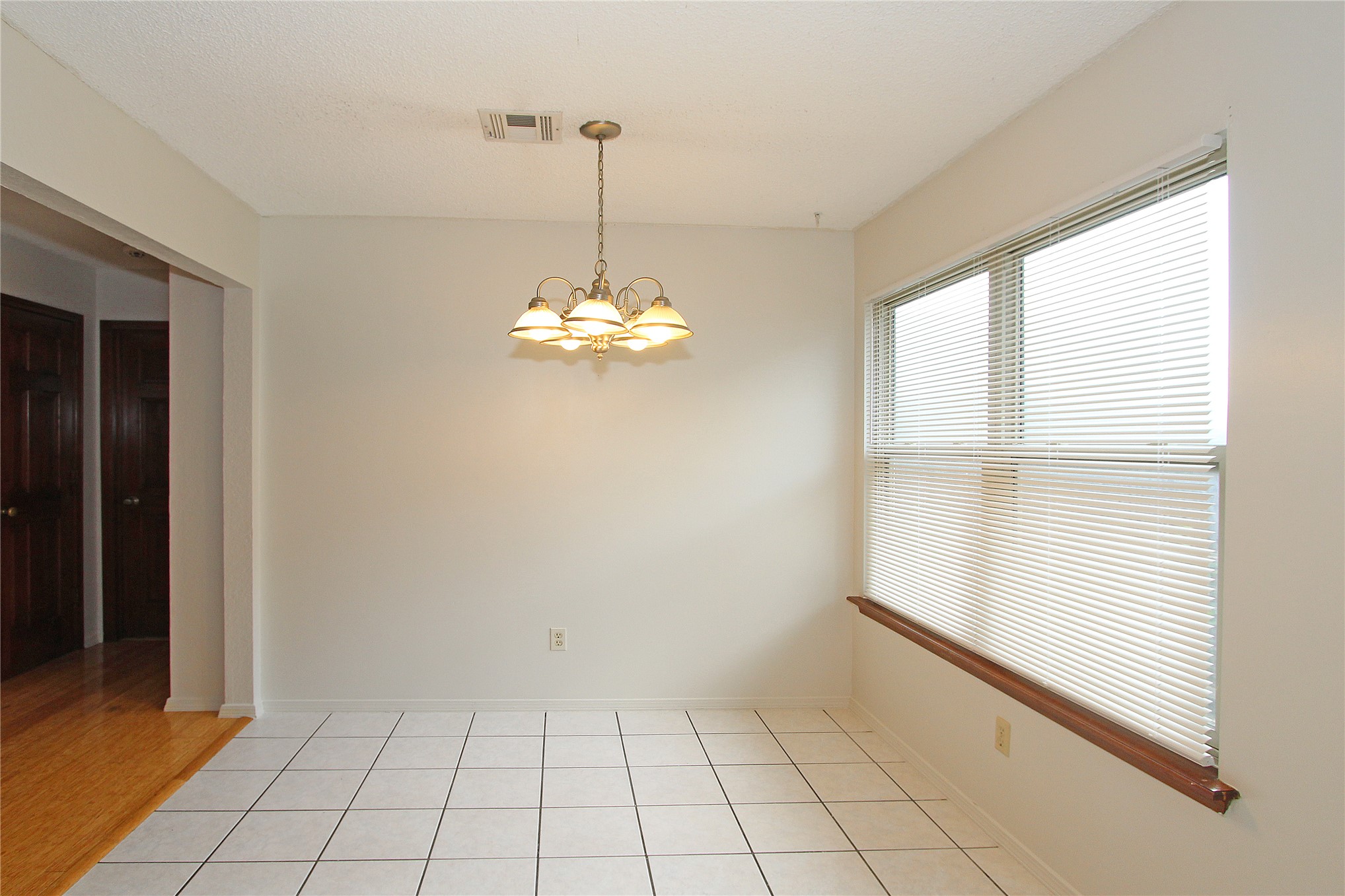 9226 E 95th Street Property Photo 7