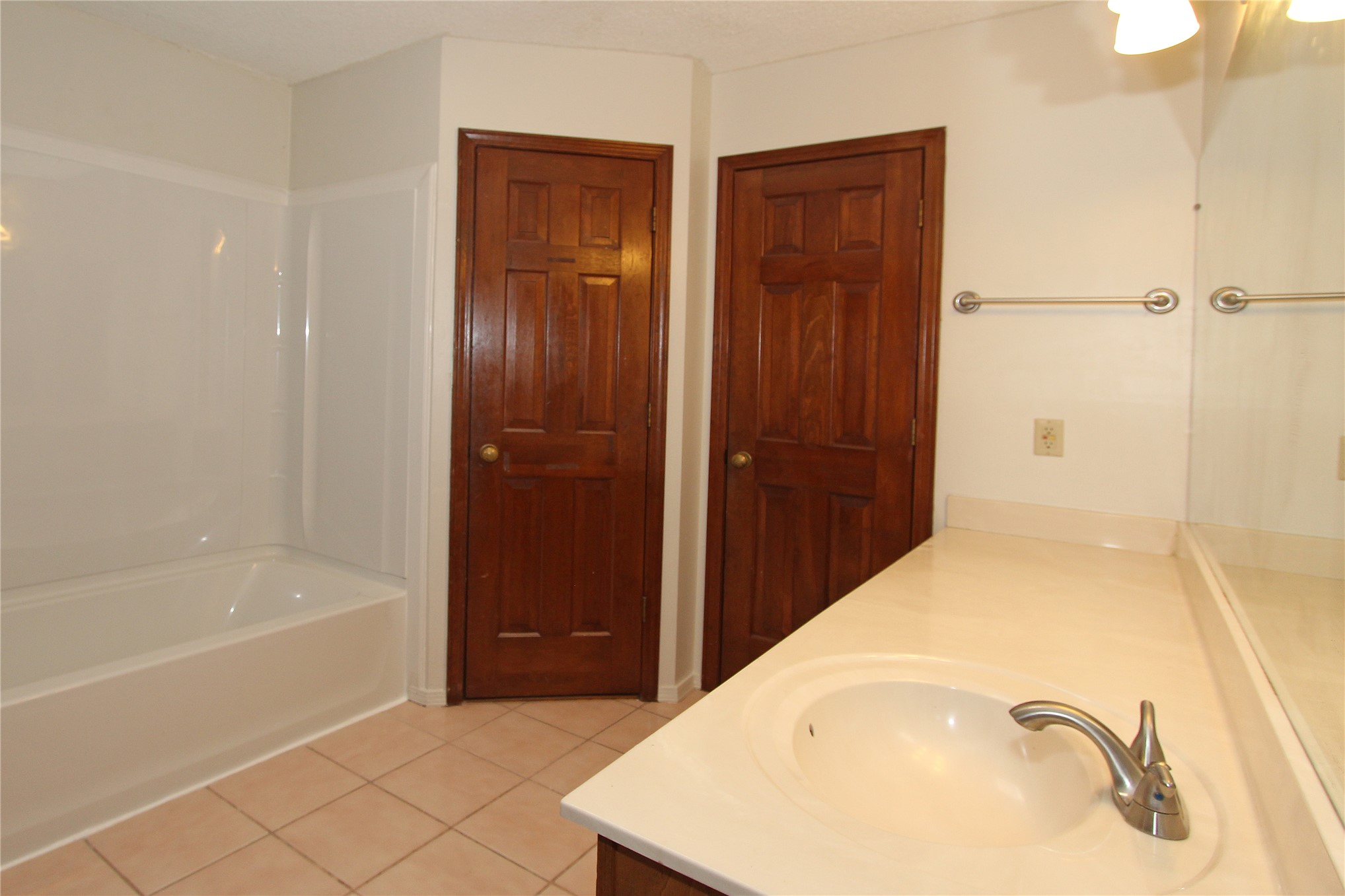 9226 E 95th Street Property Photo 9