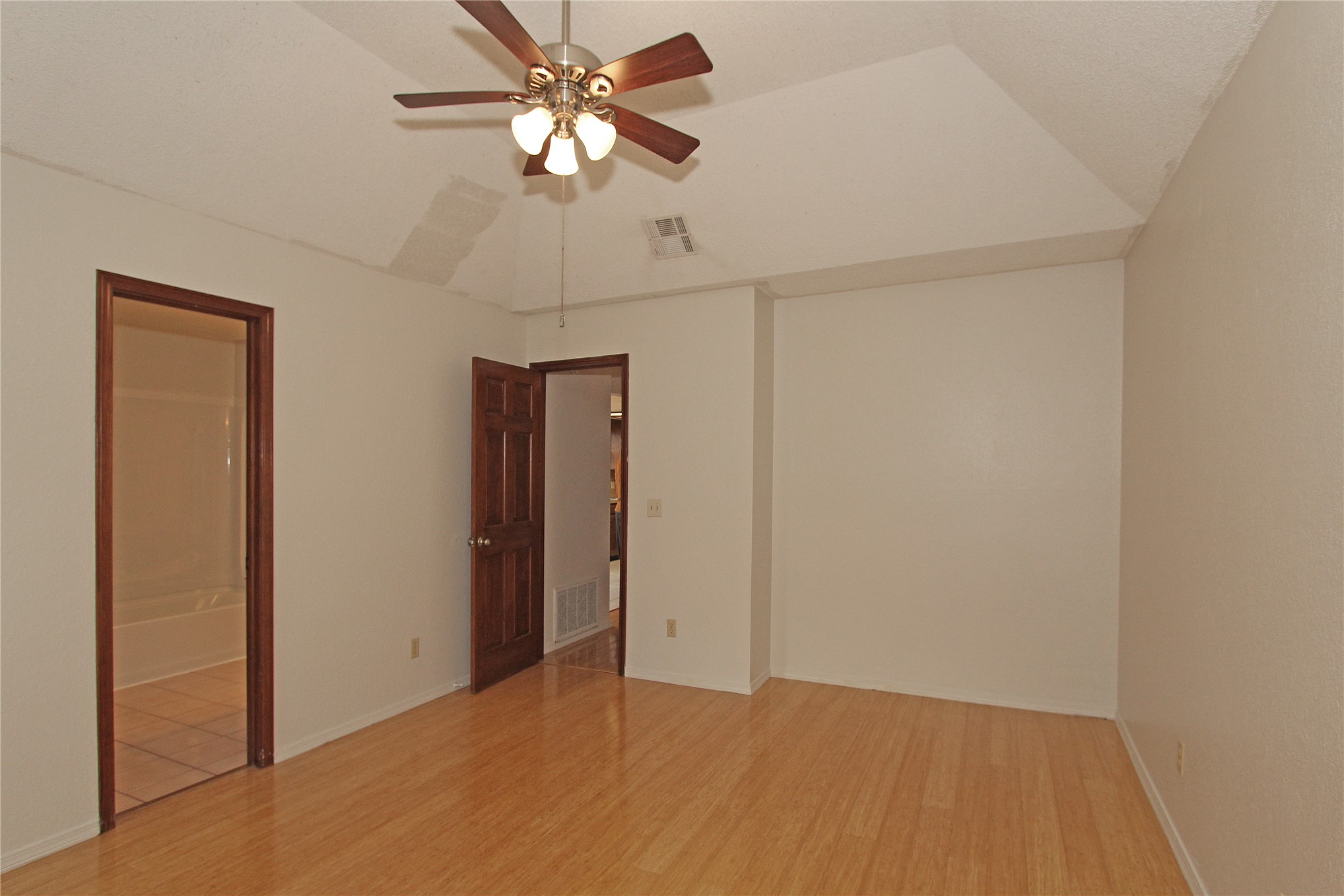 9226 E 95th Street Property Photo 16