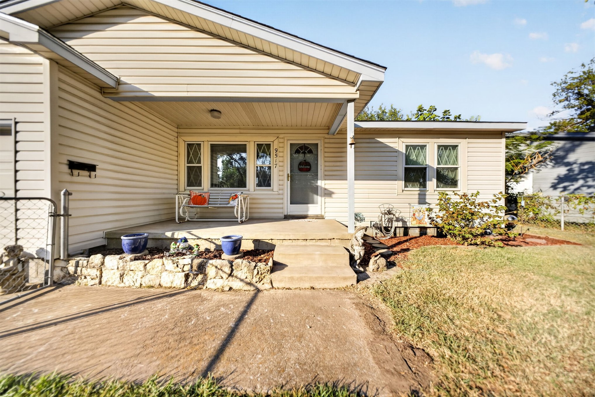 9517 E Newton Place Property Photo 4