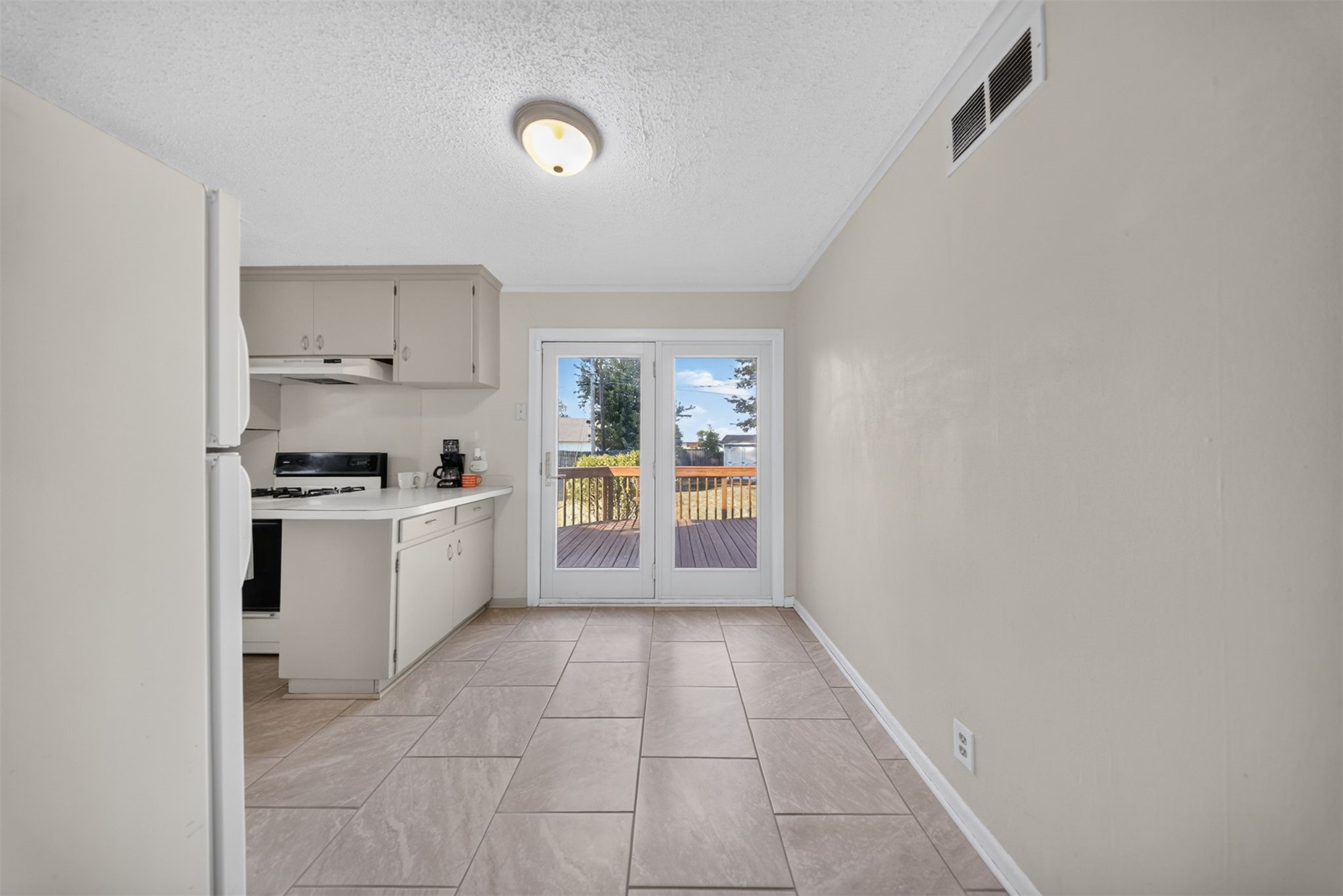 9517 E Newton Place Property Photo 13