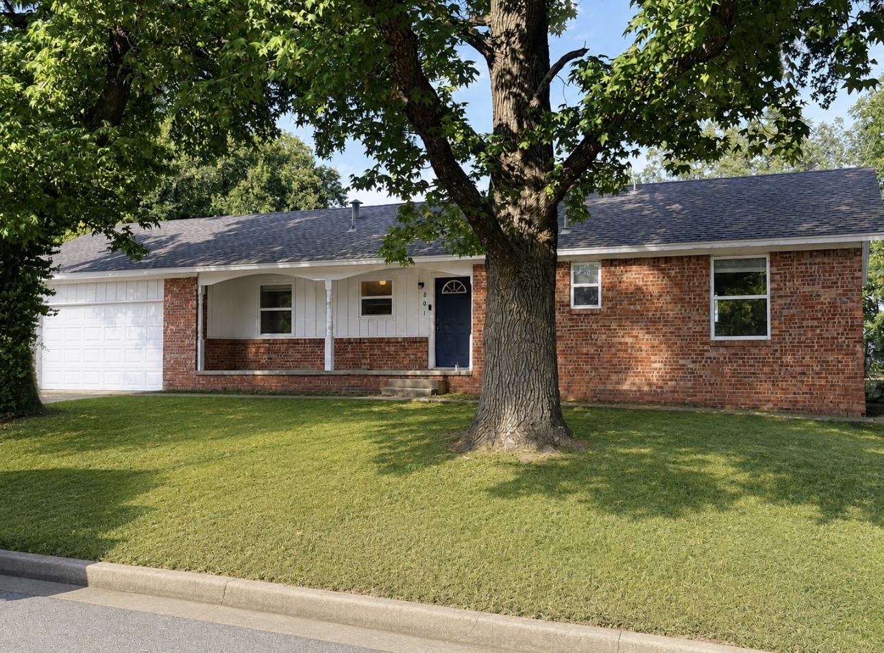 801 N Brady Drive Property Photo 1