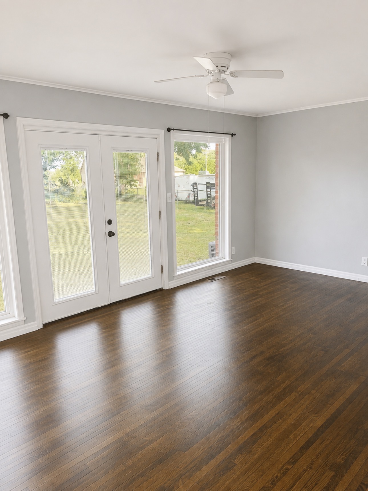 801 N Brady Drive Property Photo 4