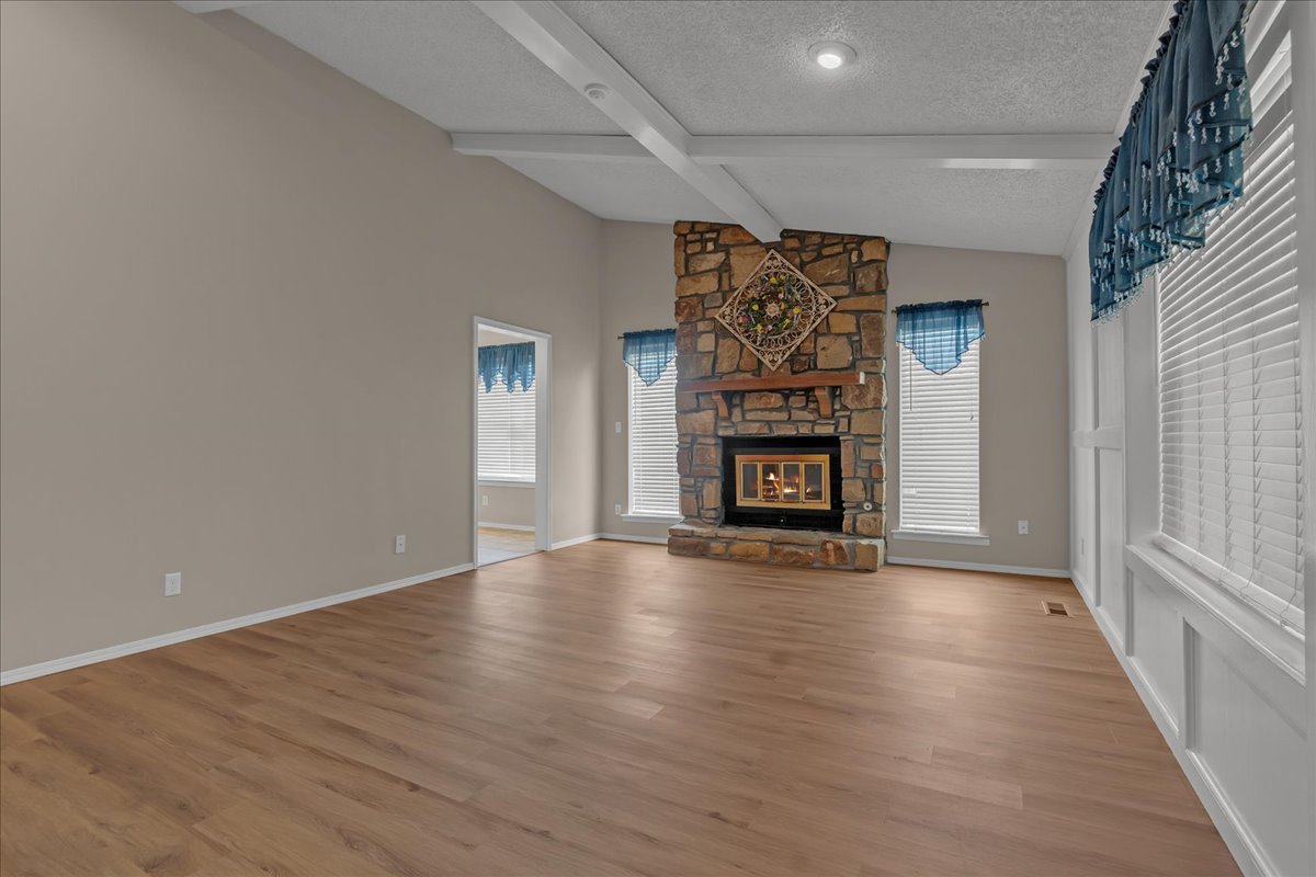 11435 S Douglas Avenue Property Photo 10