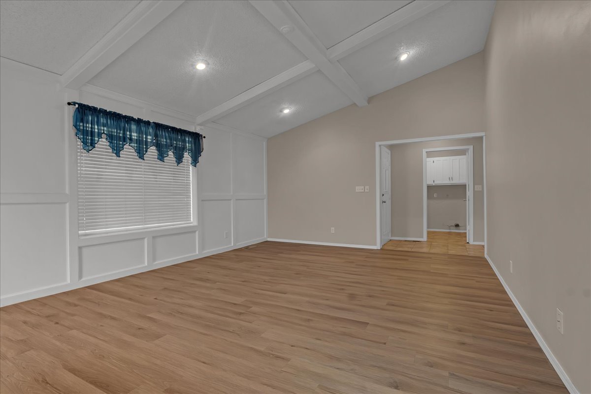 11435 S Douglas Avenue Property Photo 13