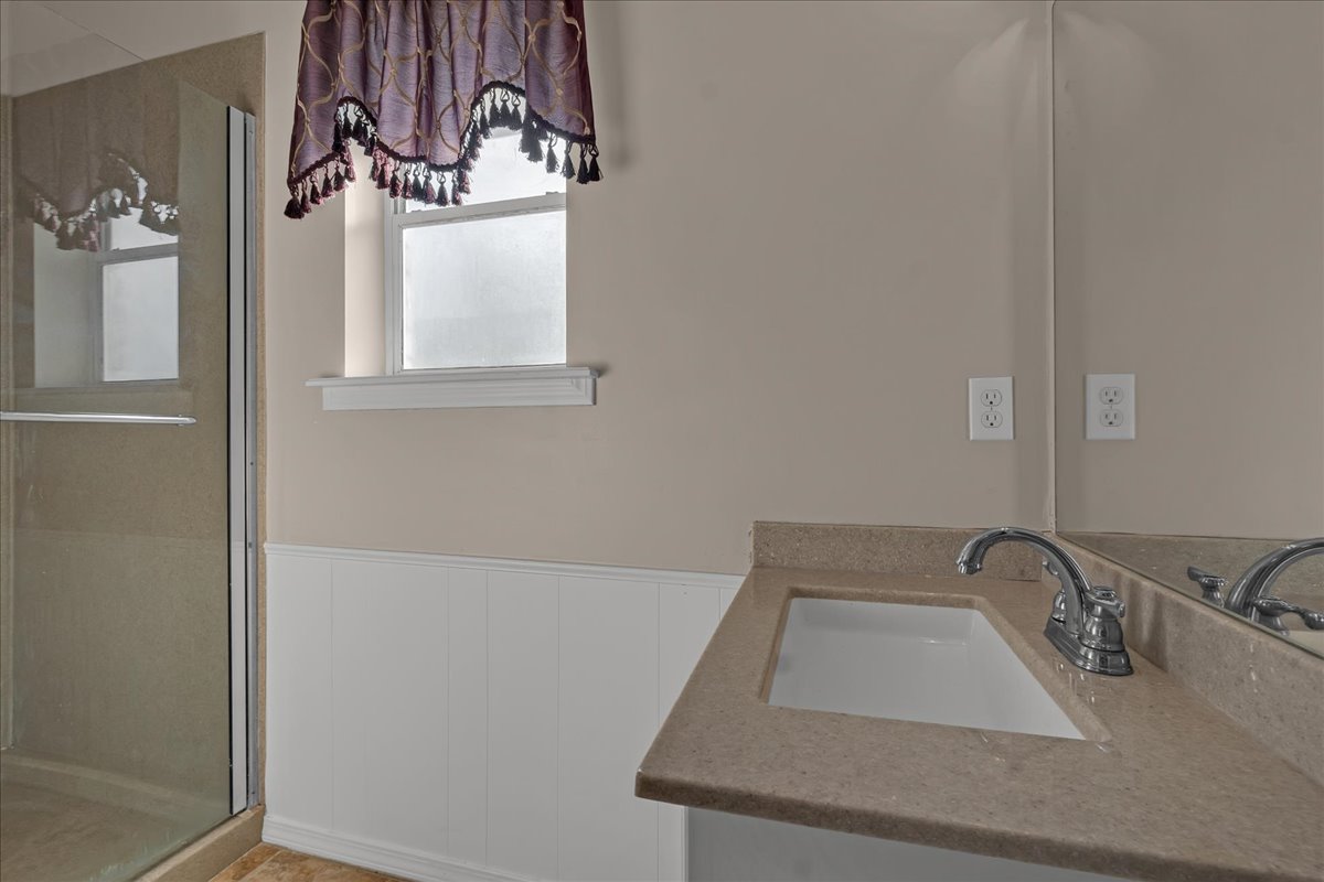 11435 S Douglas Avenue Property Photo 26