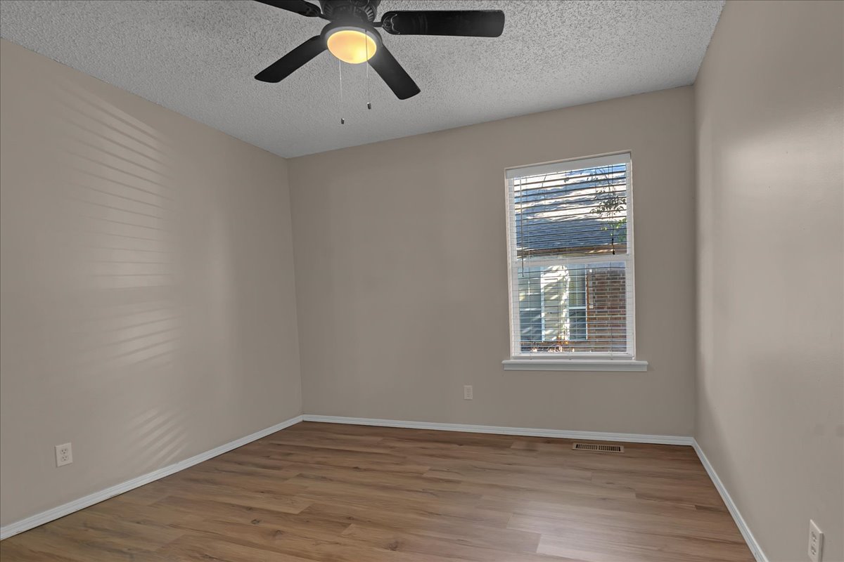 11435 S Douglas Avenue Property Photo 30