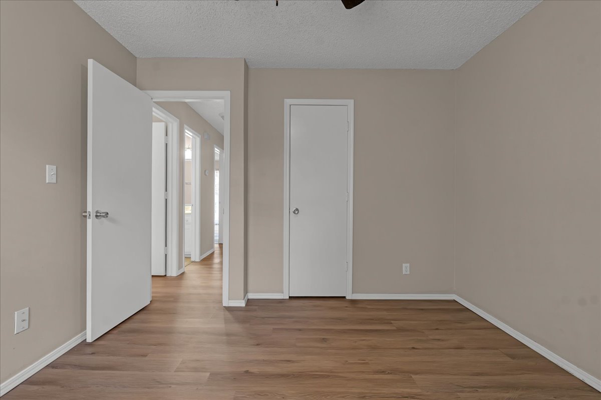 11435 S Douglas Avenue Property Photo 31