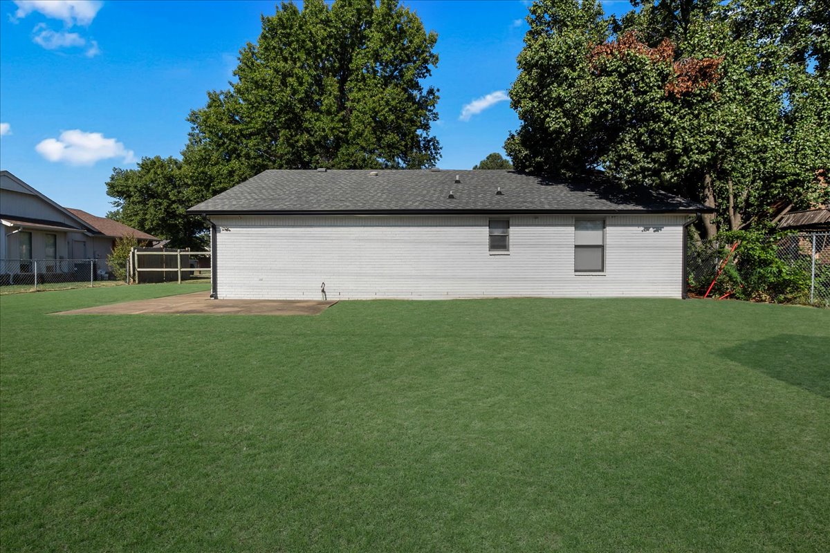 11435 S Douglas Avenue Property Photo 35