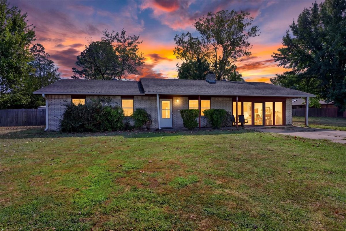 162 Sunset Street Property Photo 1