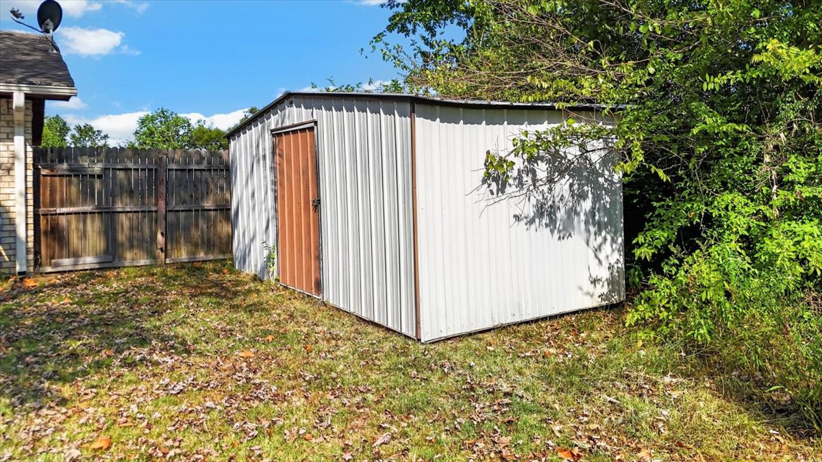 162 Sunset Street Property Photo 9