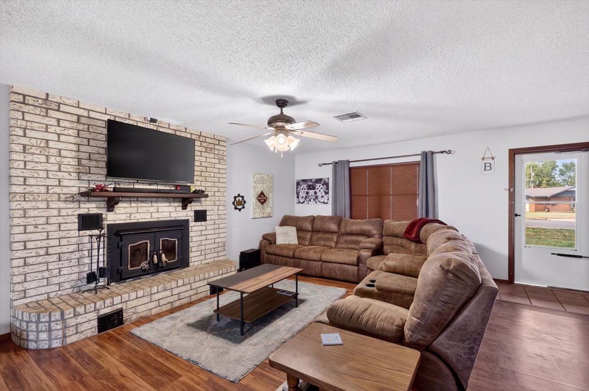 162 Sunset Street Property Photo 12