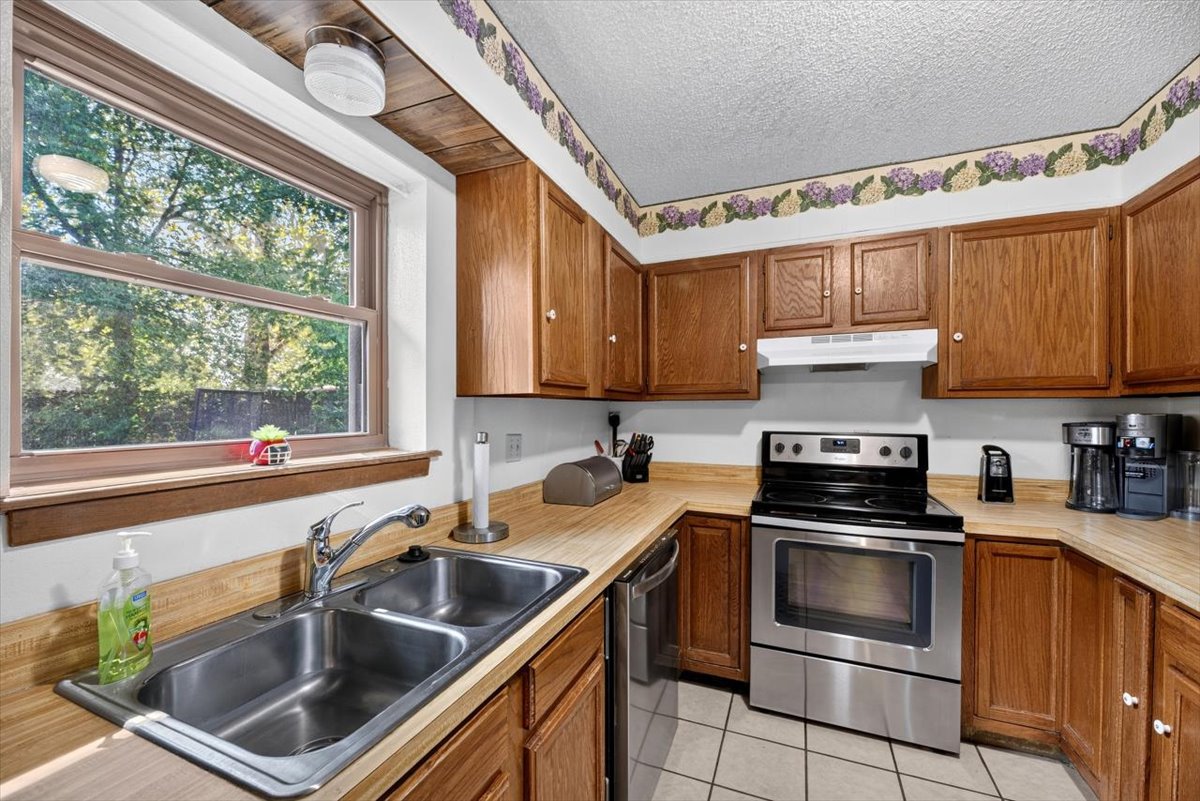 162 Sunset Street Property Photo 18