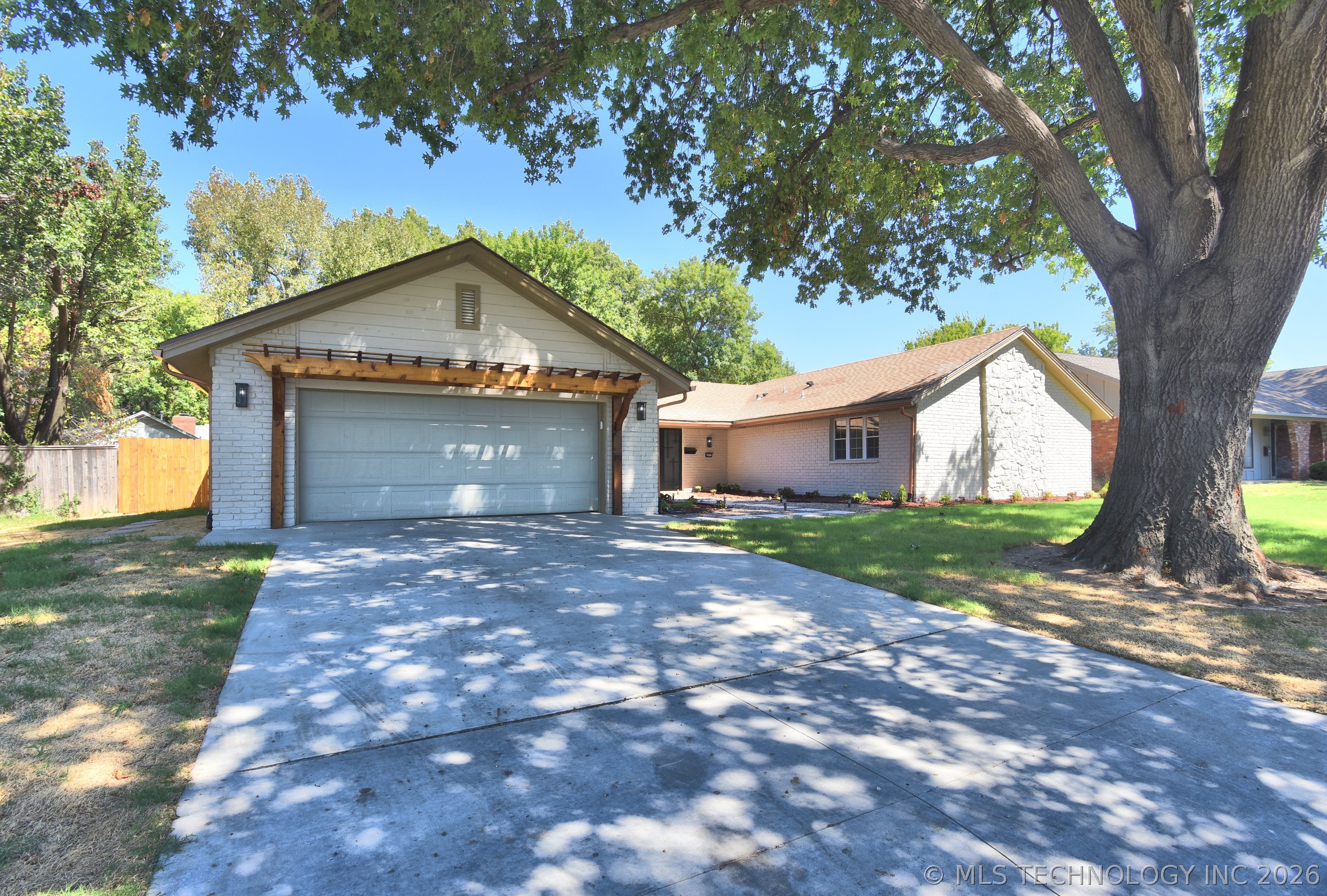 6213 E 49th Street Property Photo 1
