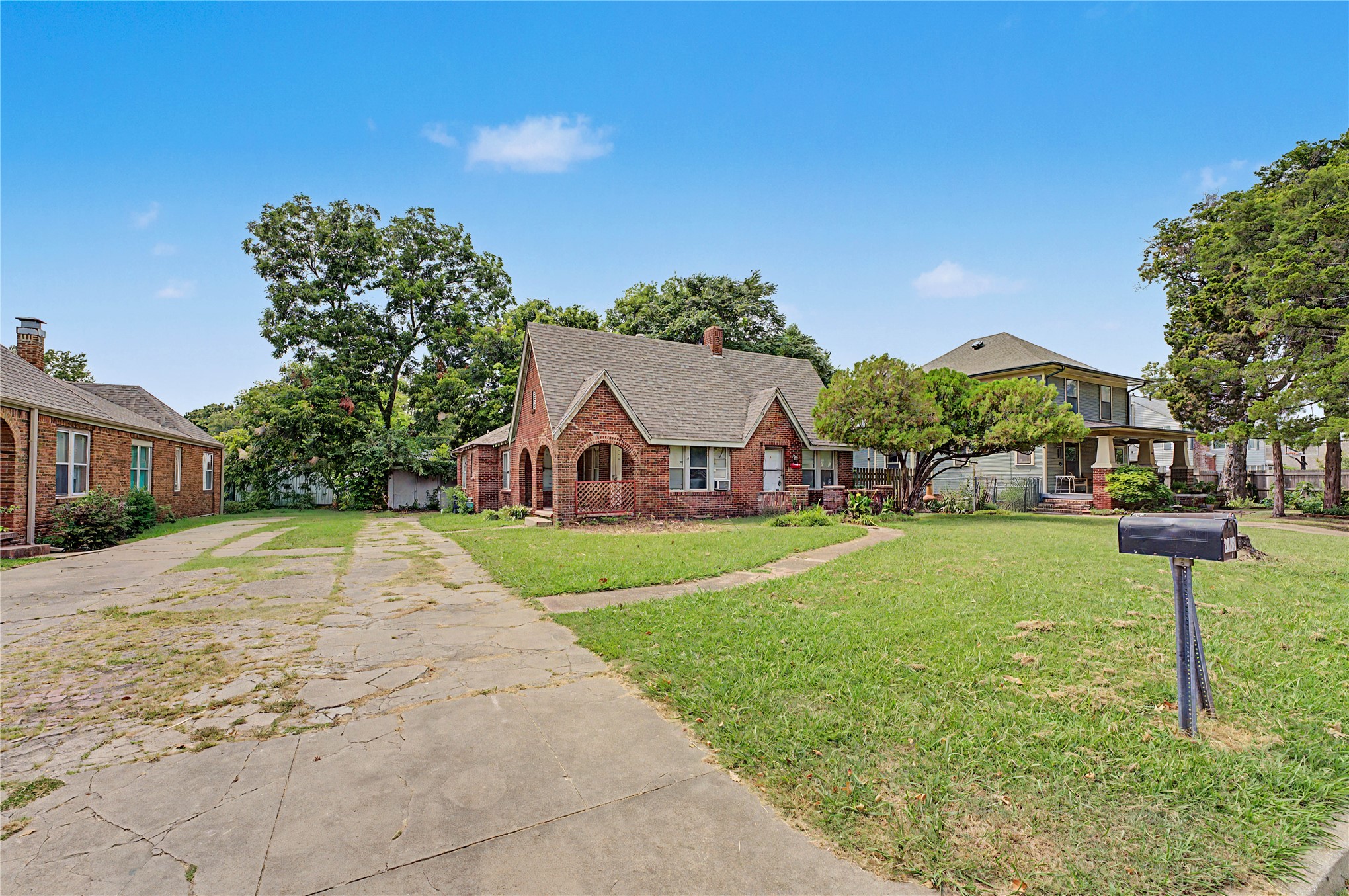 1216 S Birmingham Avenue E Property Photo 3