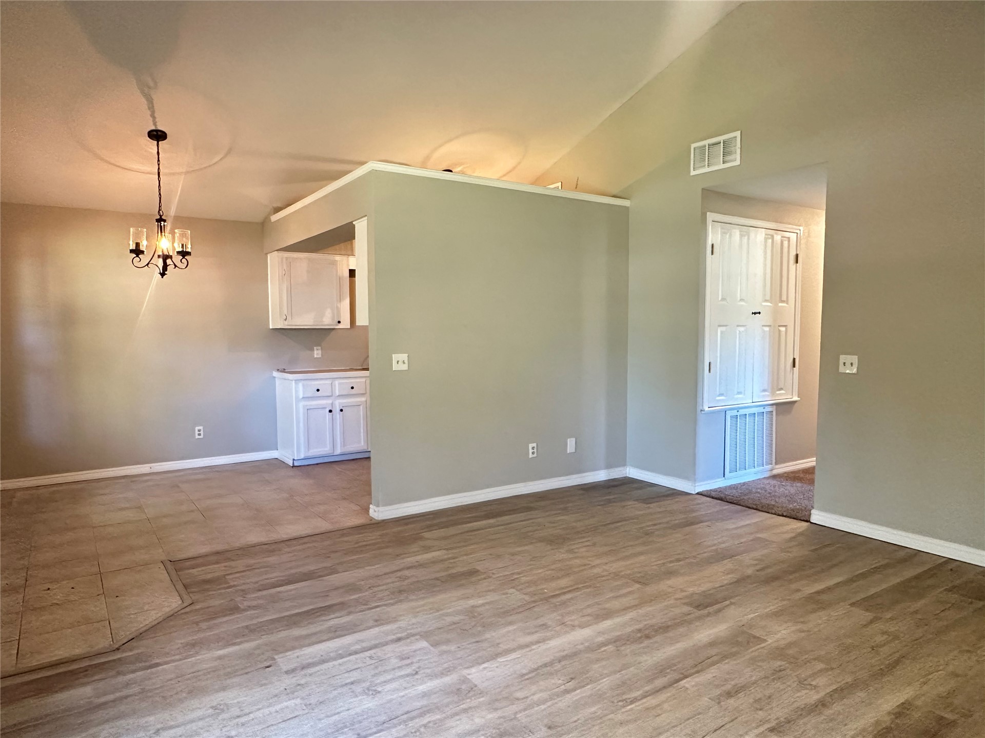 503 Quail Lake Drive Property Photo 4
