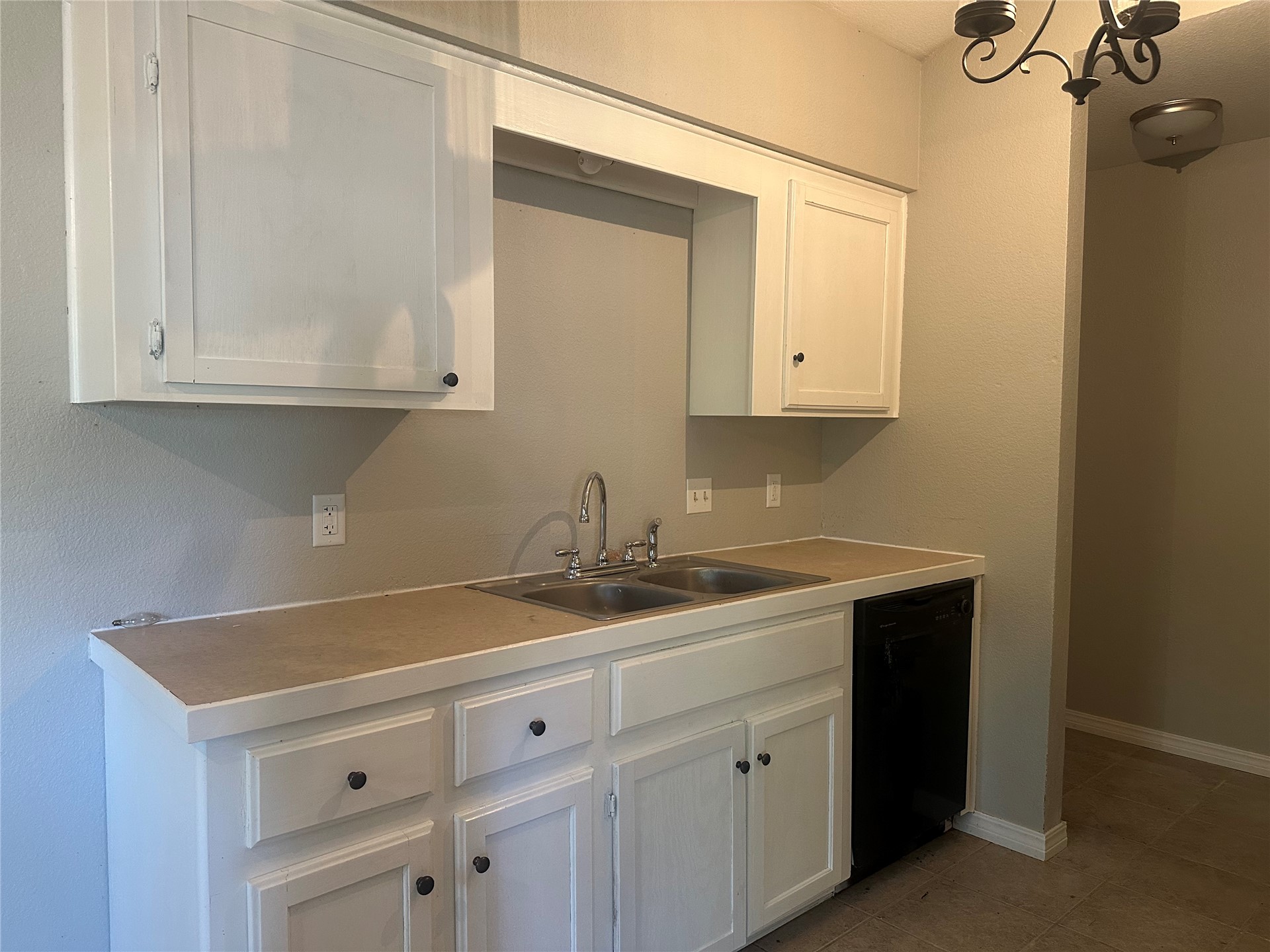 503 Quail Lake Drive Property Photo 6
