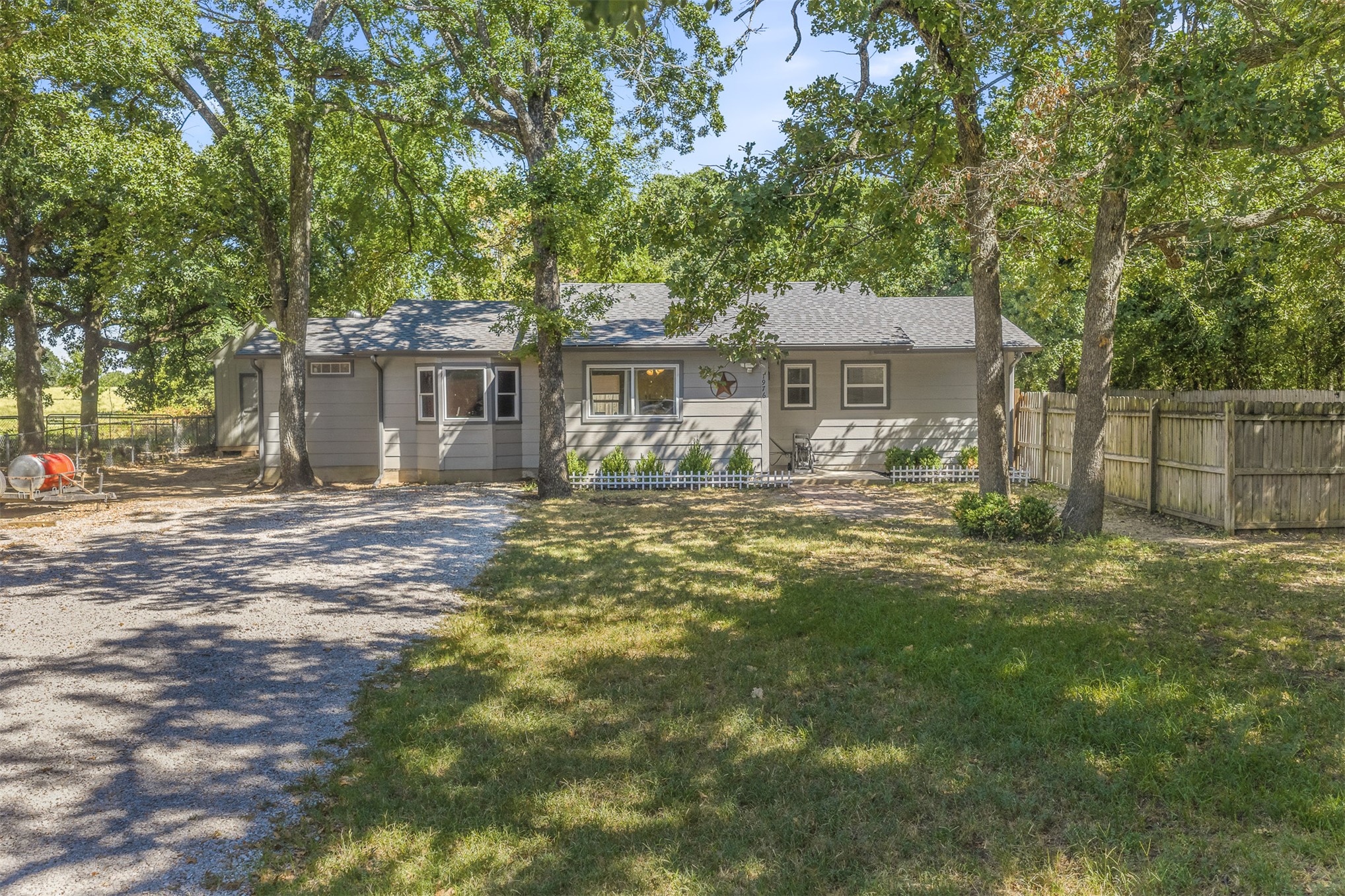 1976 Buckskin Road Property Photo 1