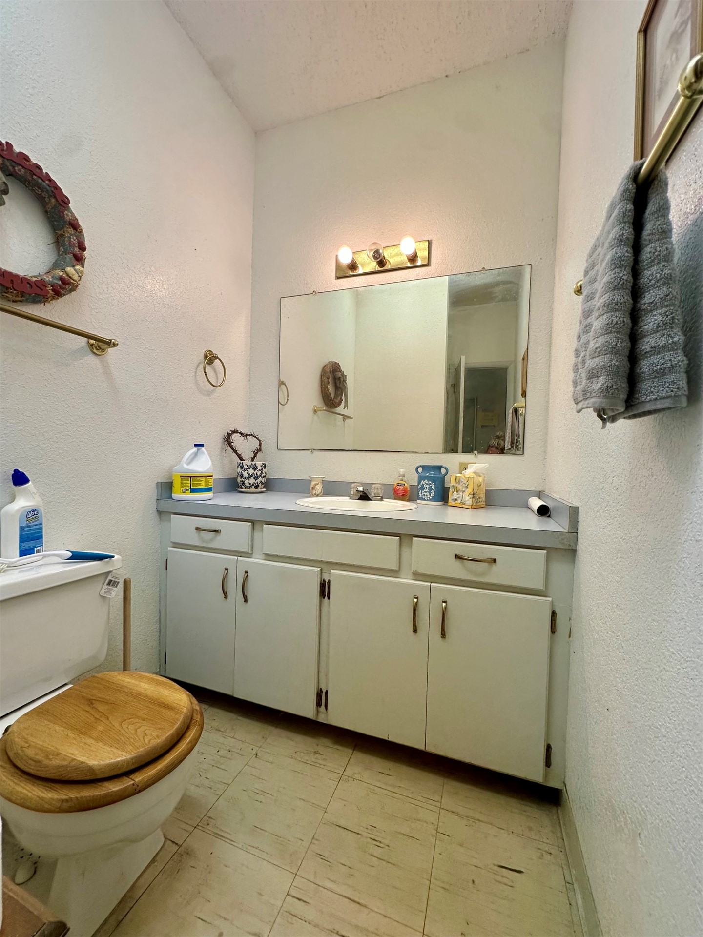 4550 Enos Road Property Photo 11