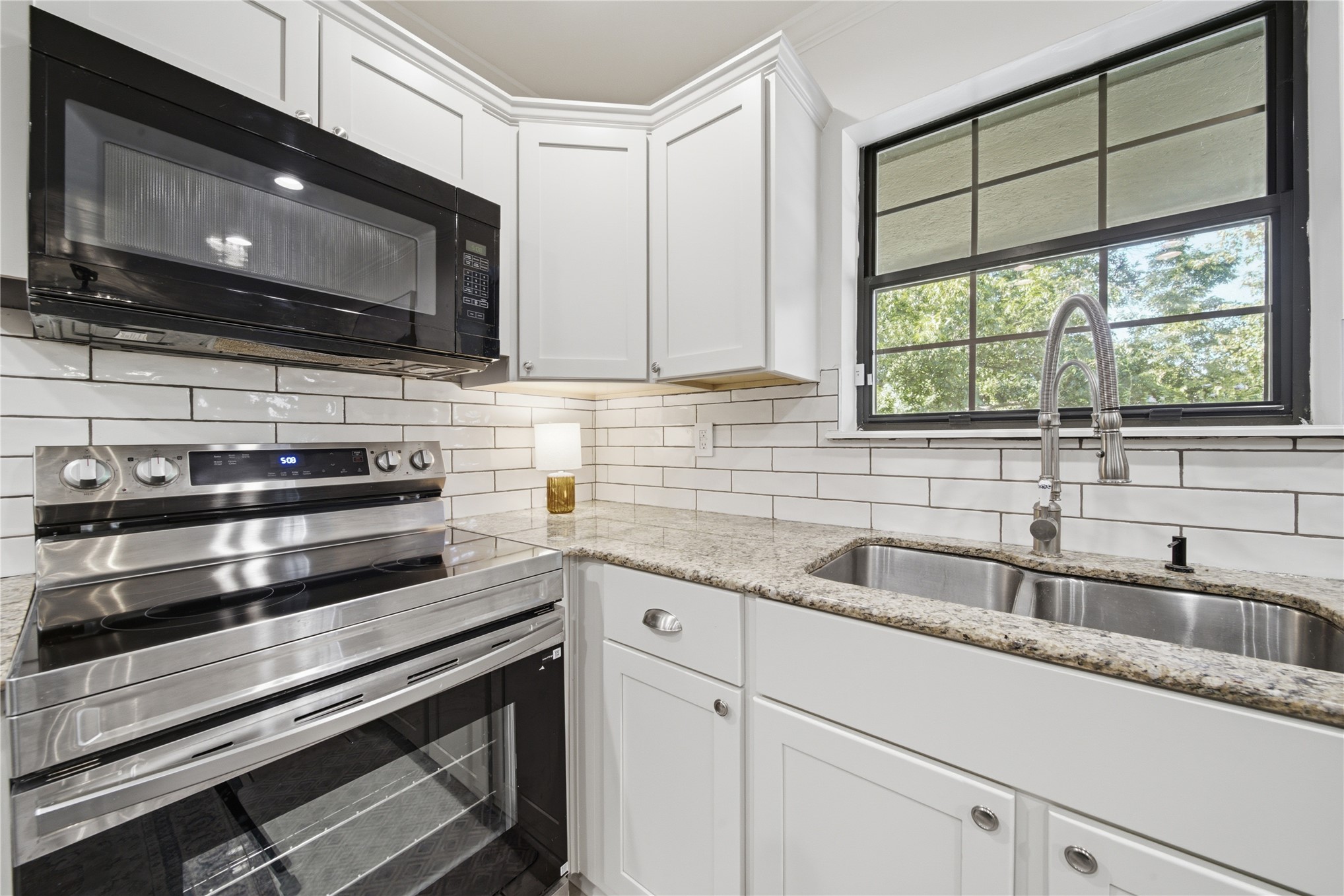 8415 E 107th Street Property Photo 17