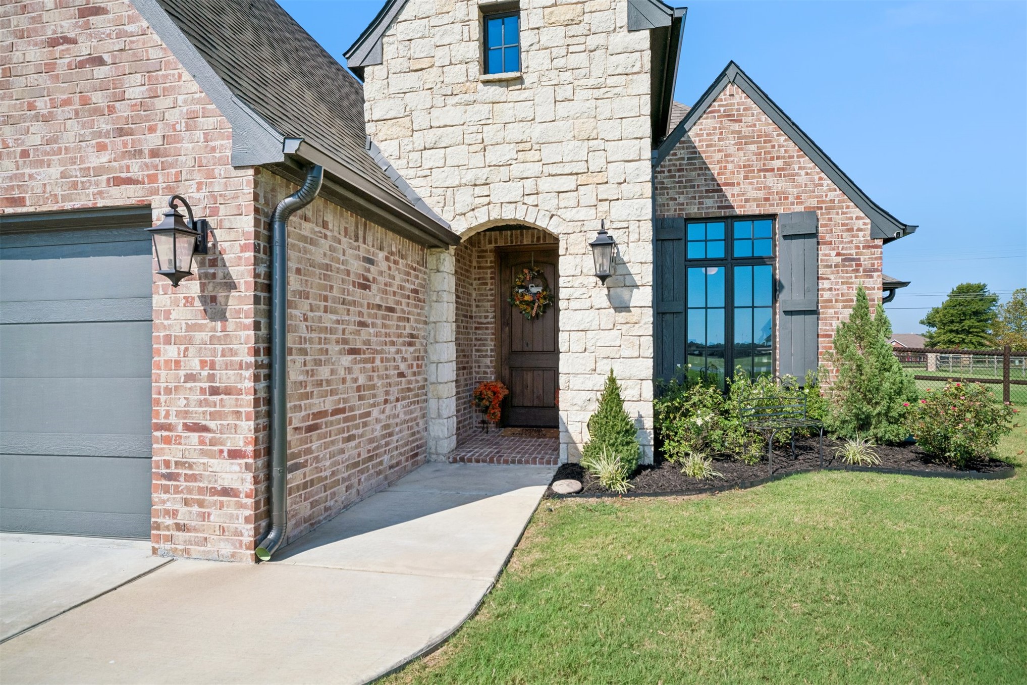 16720 S 3rd West Avenue Property Photo 3
