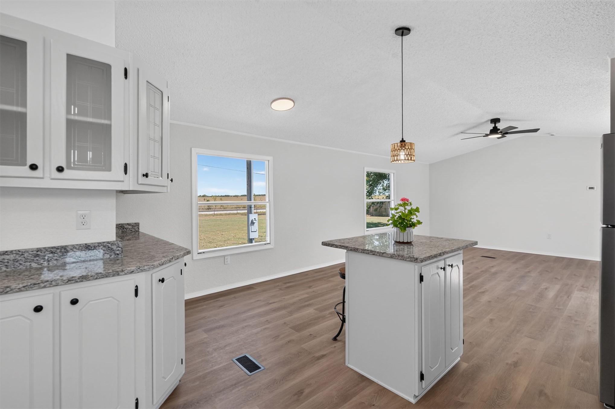 13771 S Lionel Avenue Property Photo 9