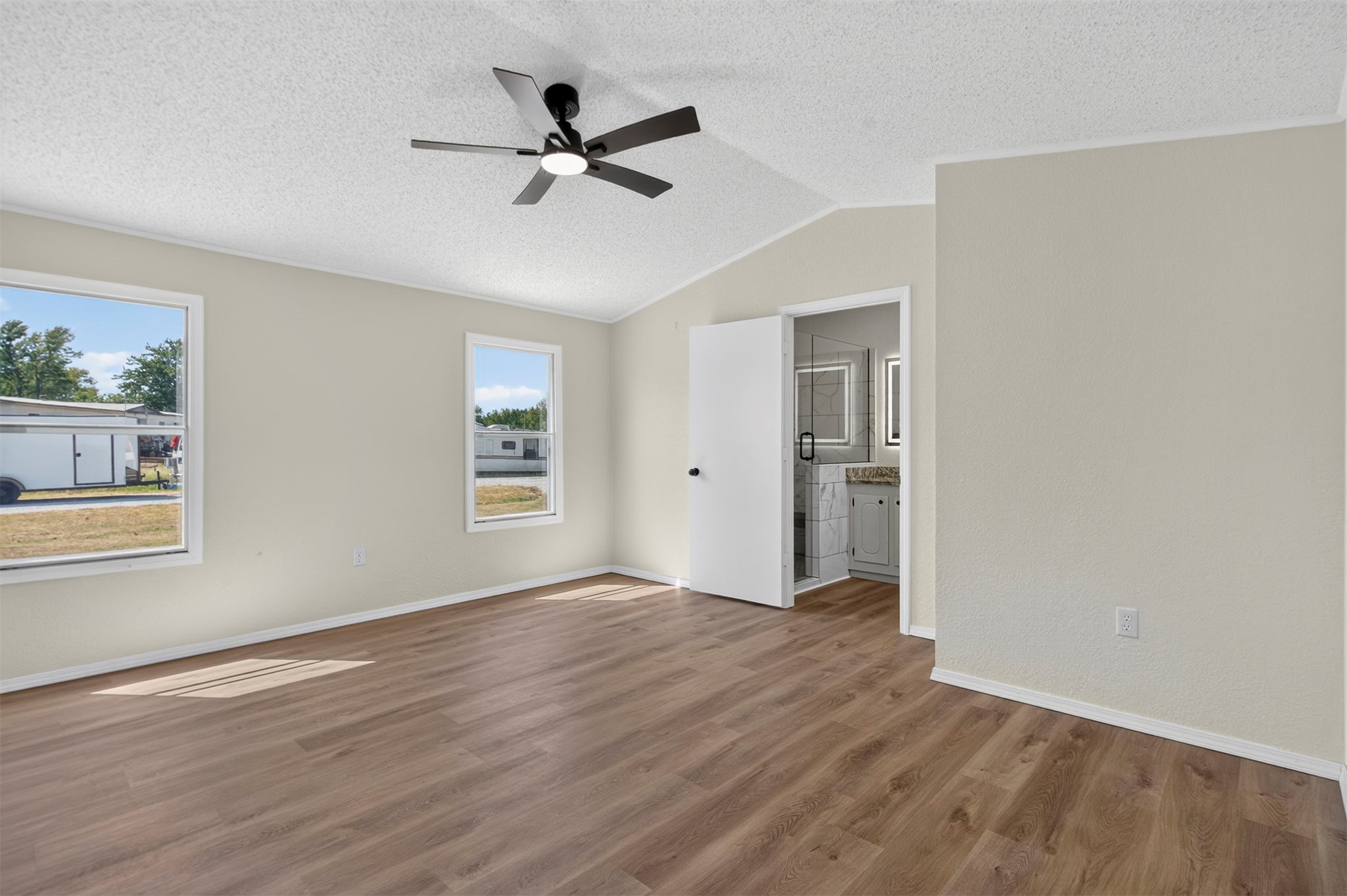 13771 S Lionel Avenue Property Photo 10