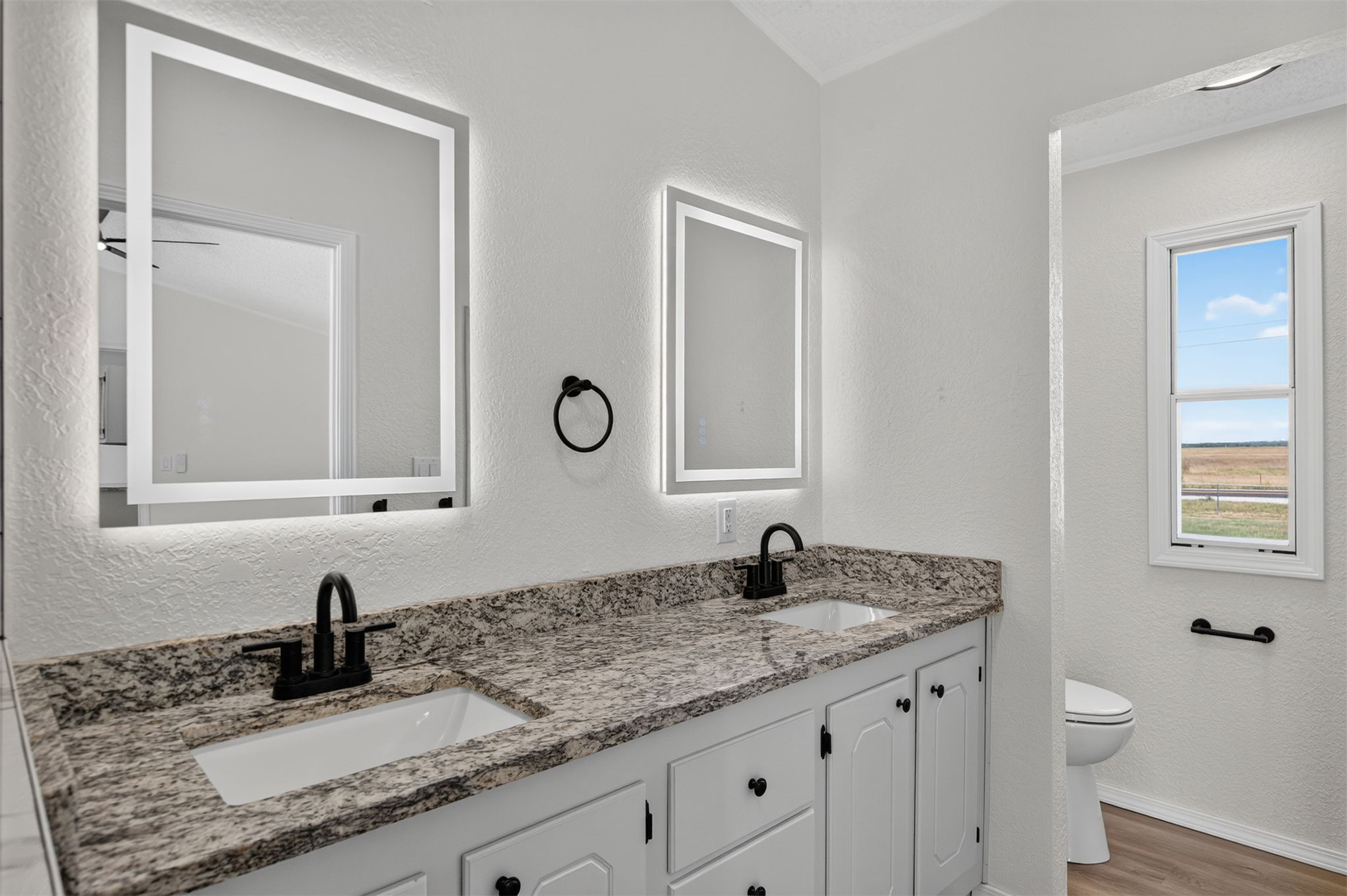 13771 S Lionel Avenue Property Photo 13