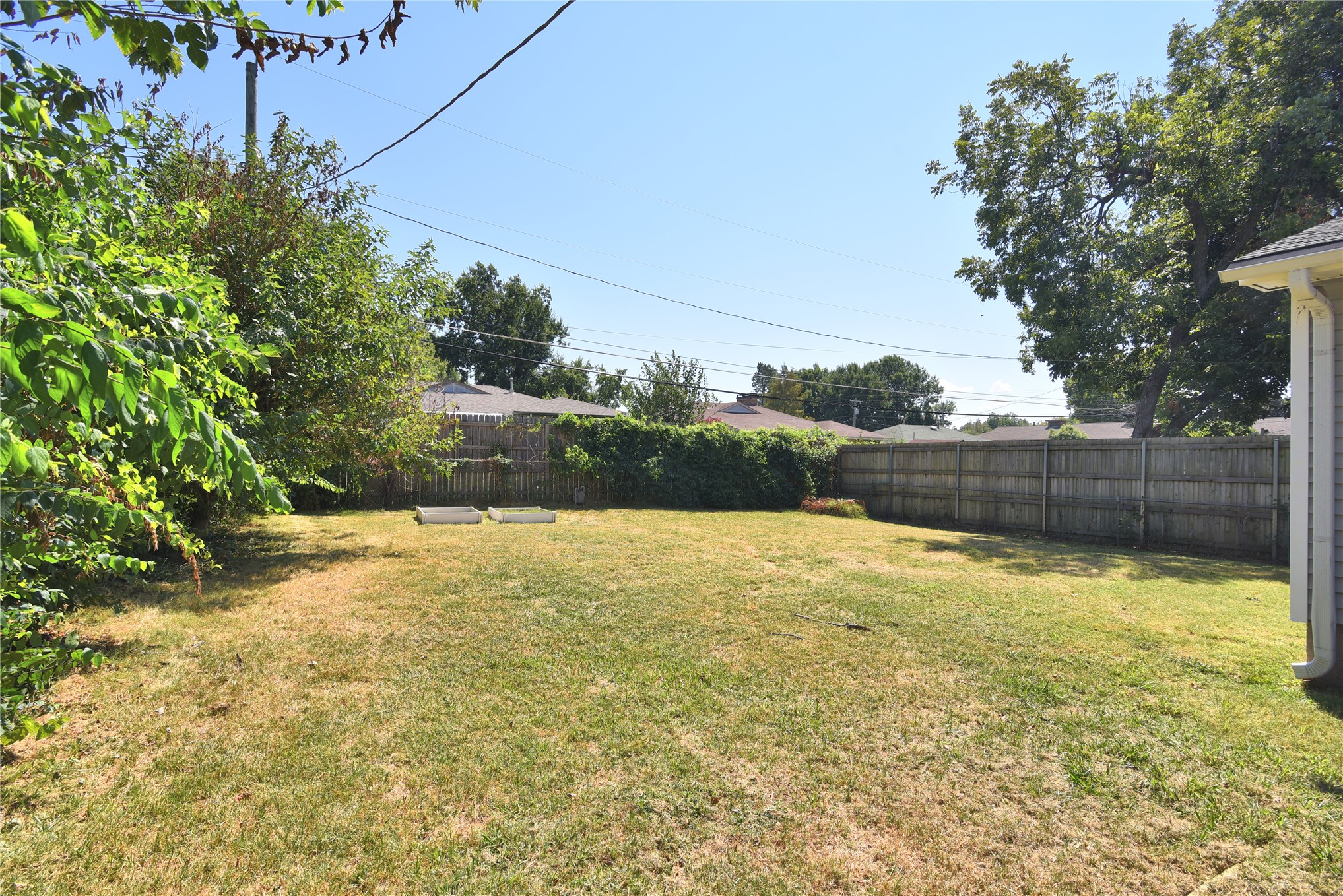2423 S Knoxville Avenue Property Photo 26