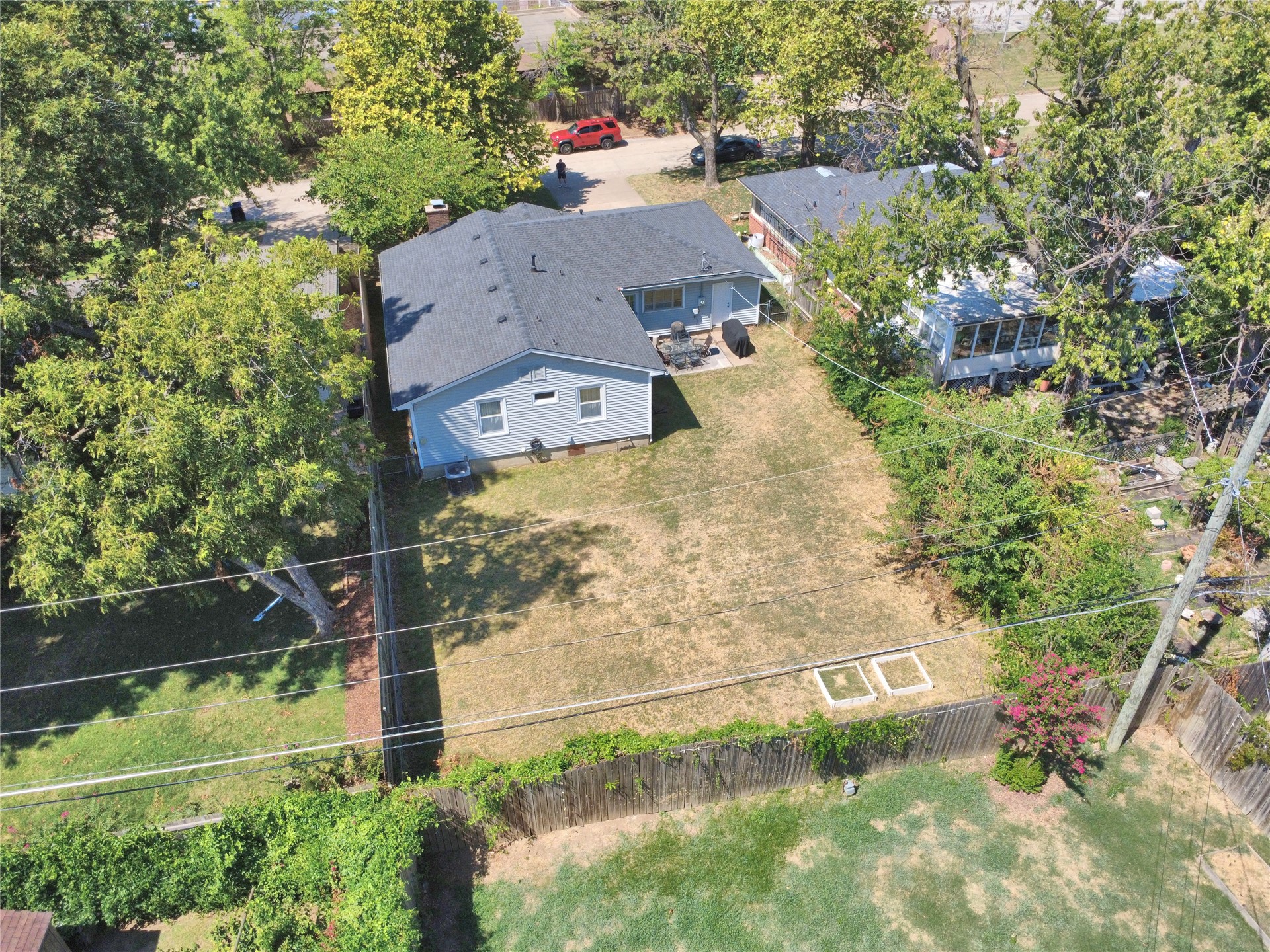 2423 S Knoxville Avenue Property Photo 27
