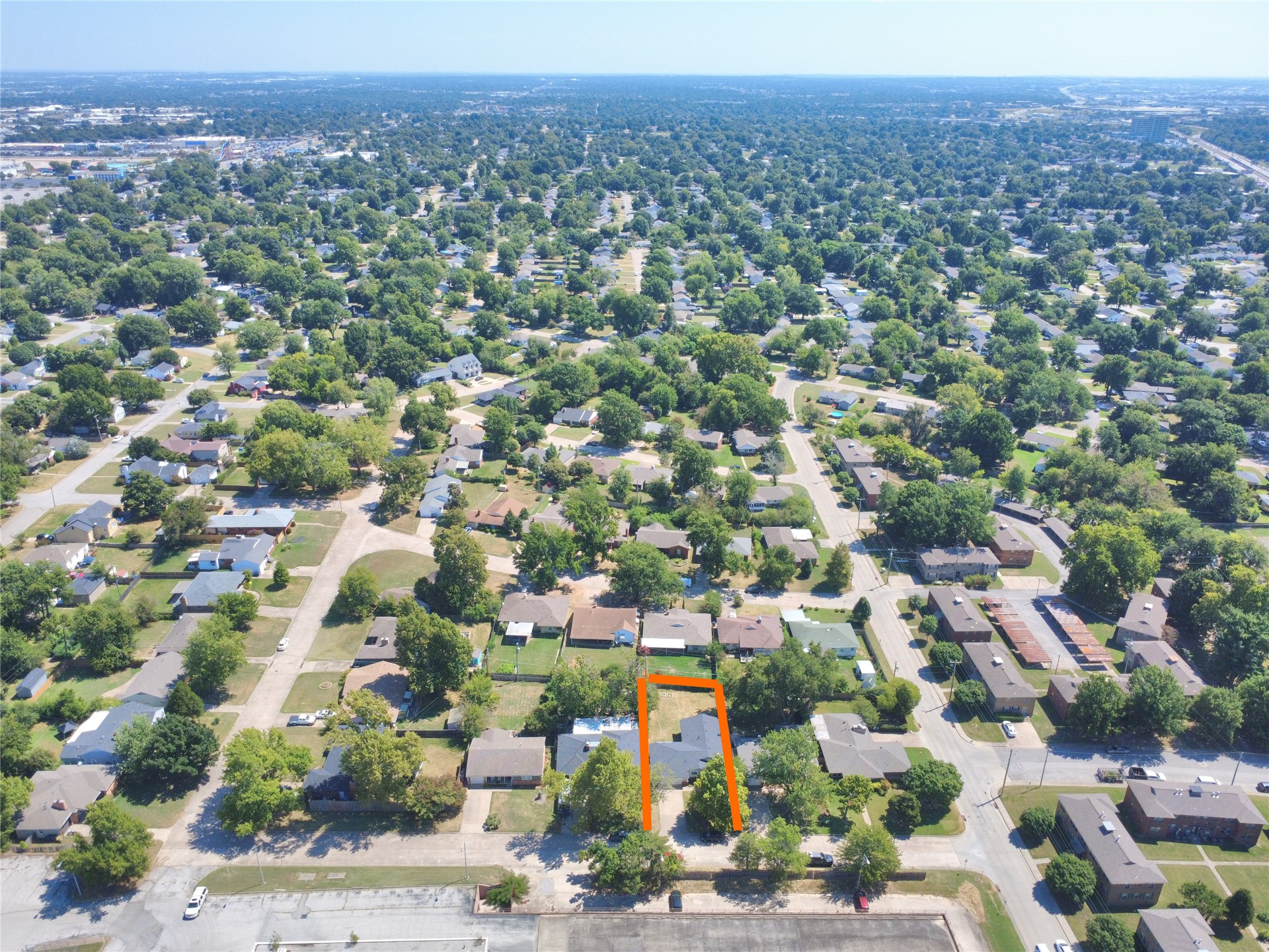 2423 S Knoxville Avenue Property Photo 30