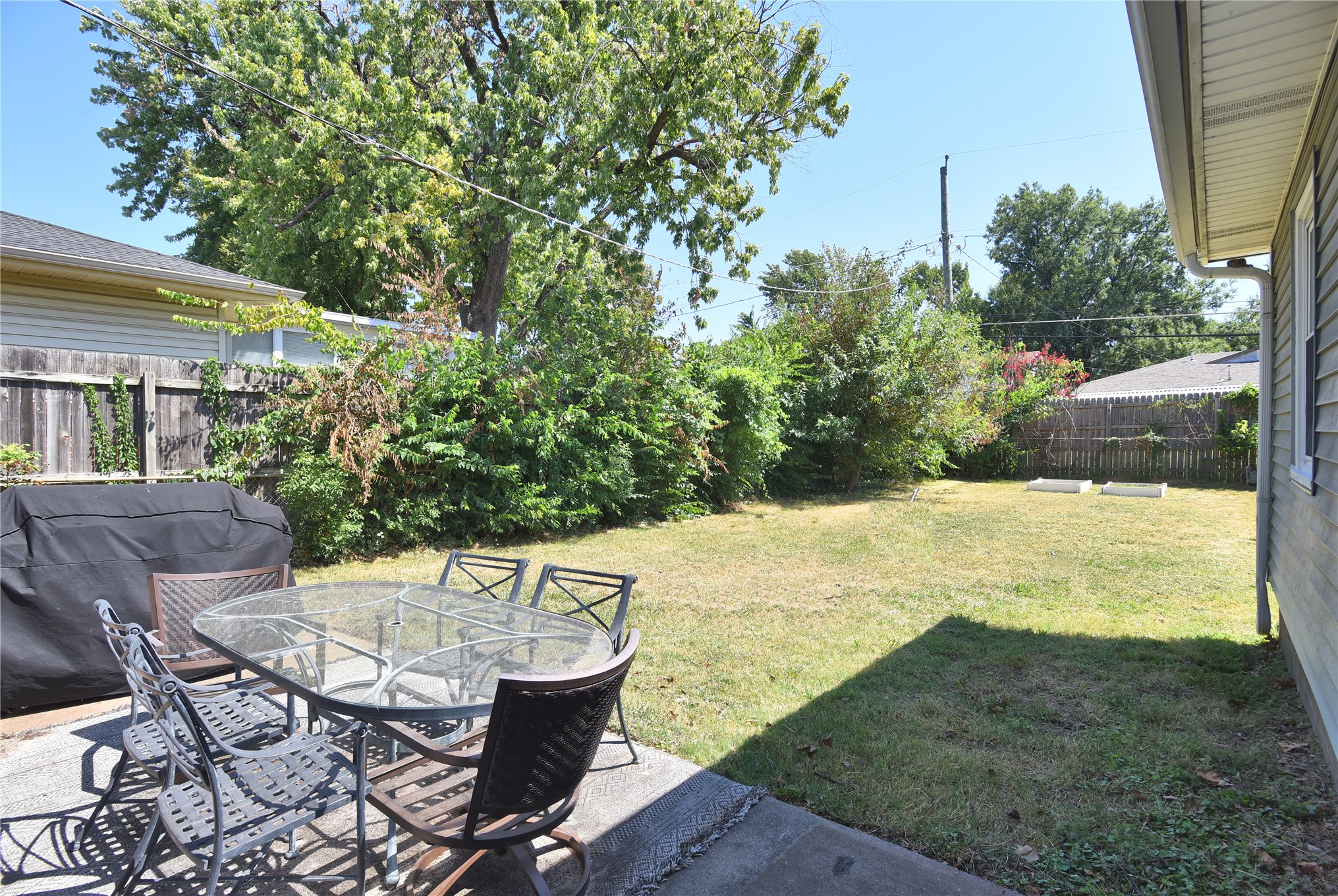 2423 S Knoxville Avenue Property Photo 32