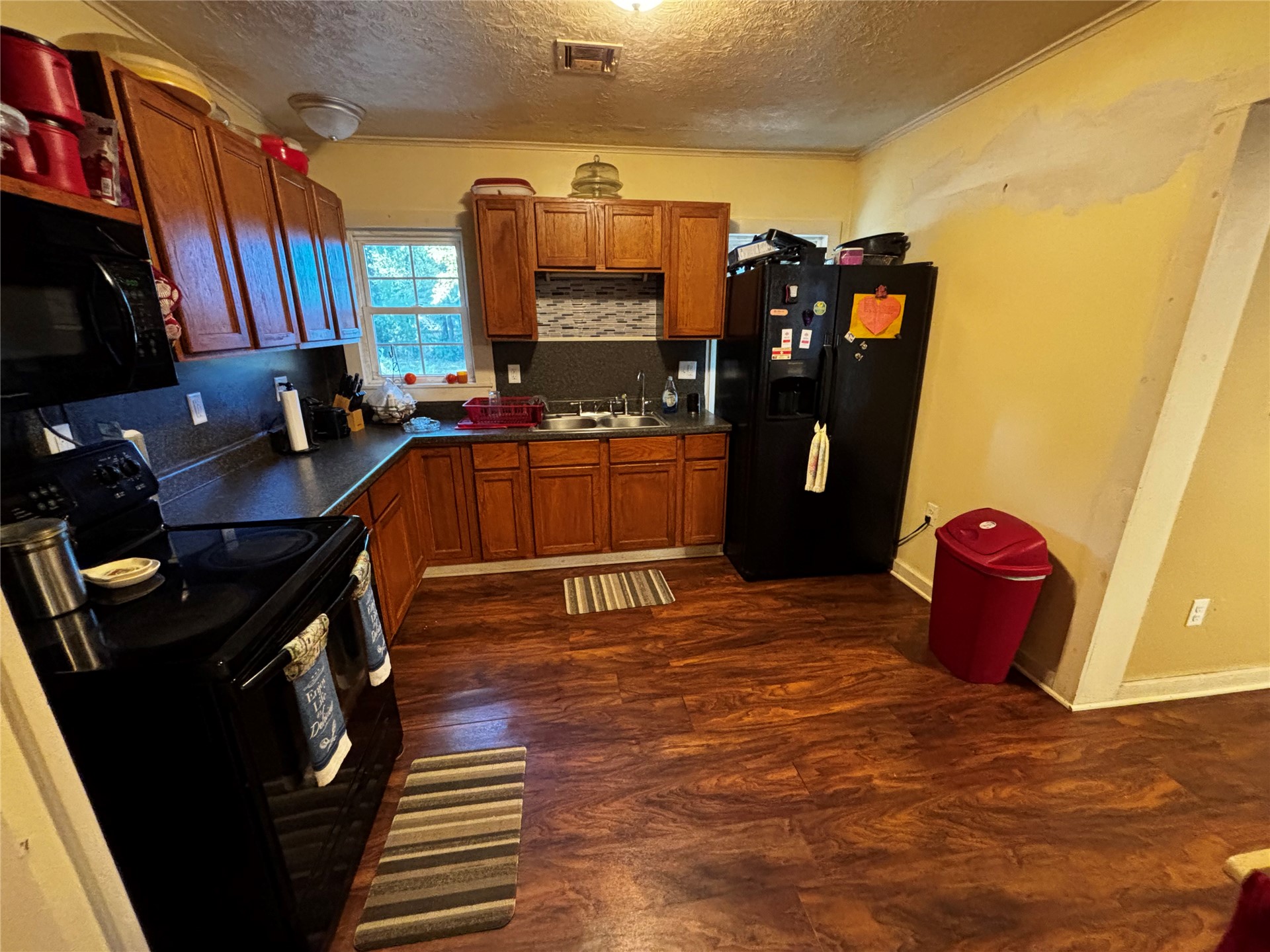 3001 Garland Property Photo 7