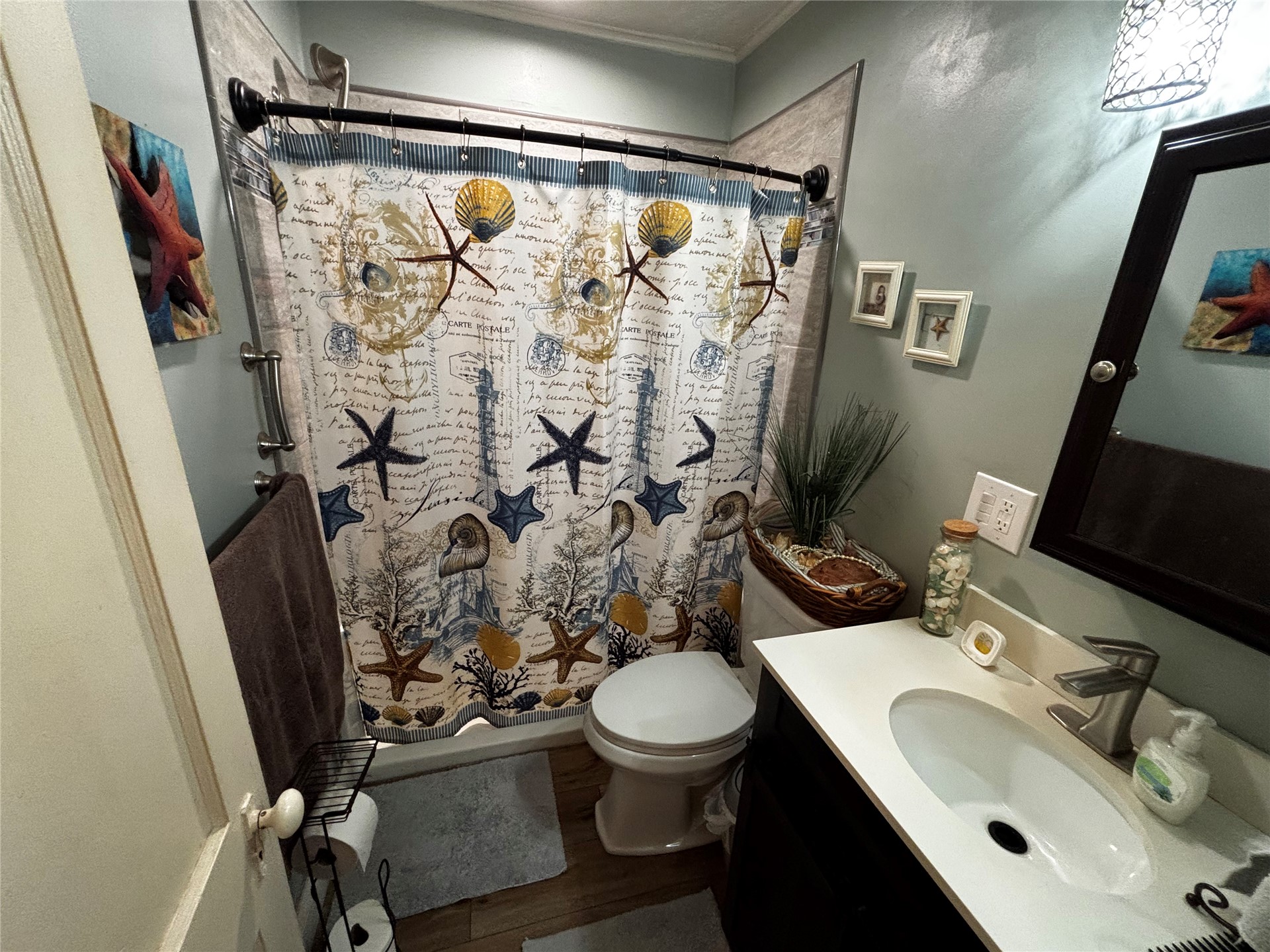 3001 Garland Property Photo 8