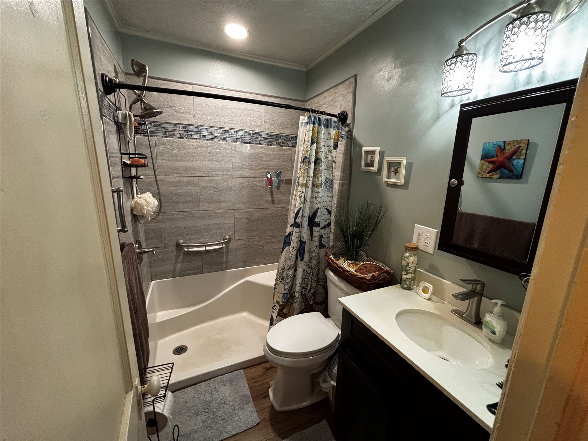 3001 Garland Property Photo 9