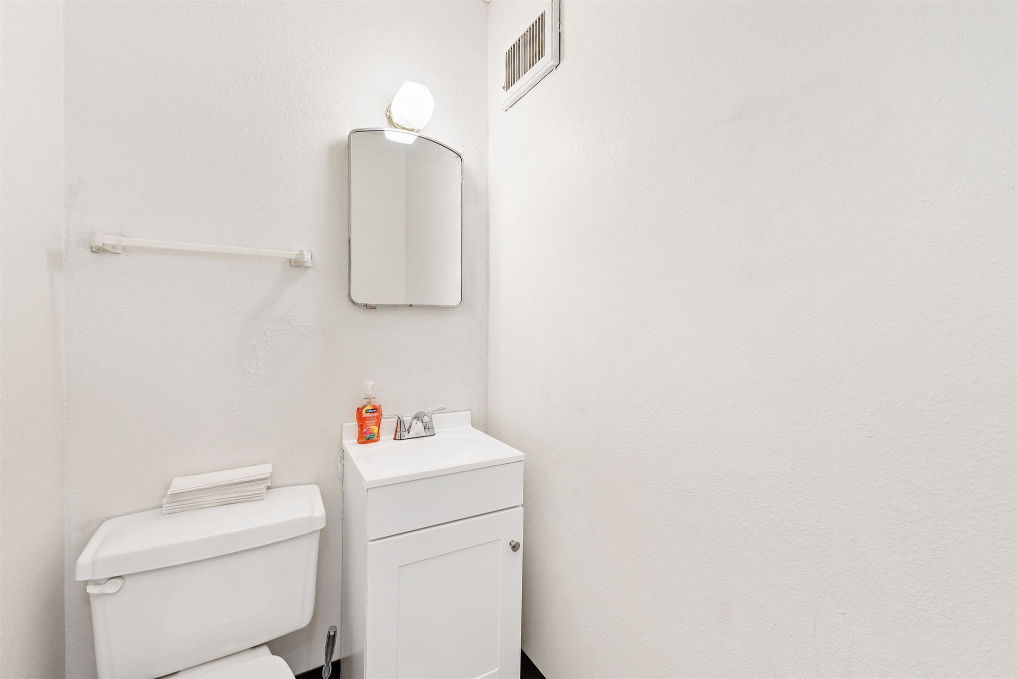 109 N Casaver Avenue Property Photo 23