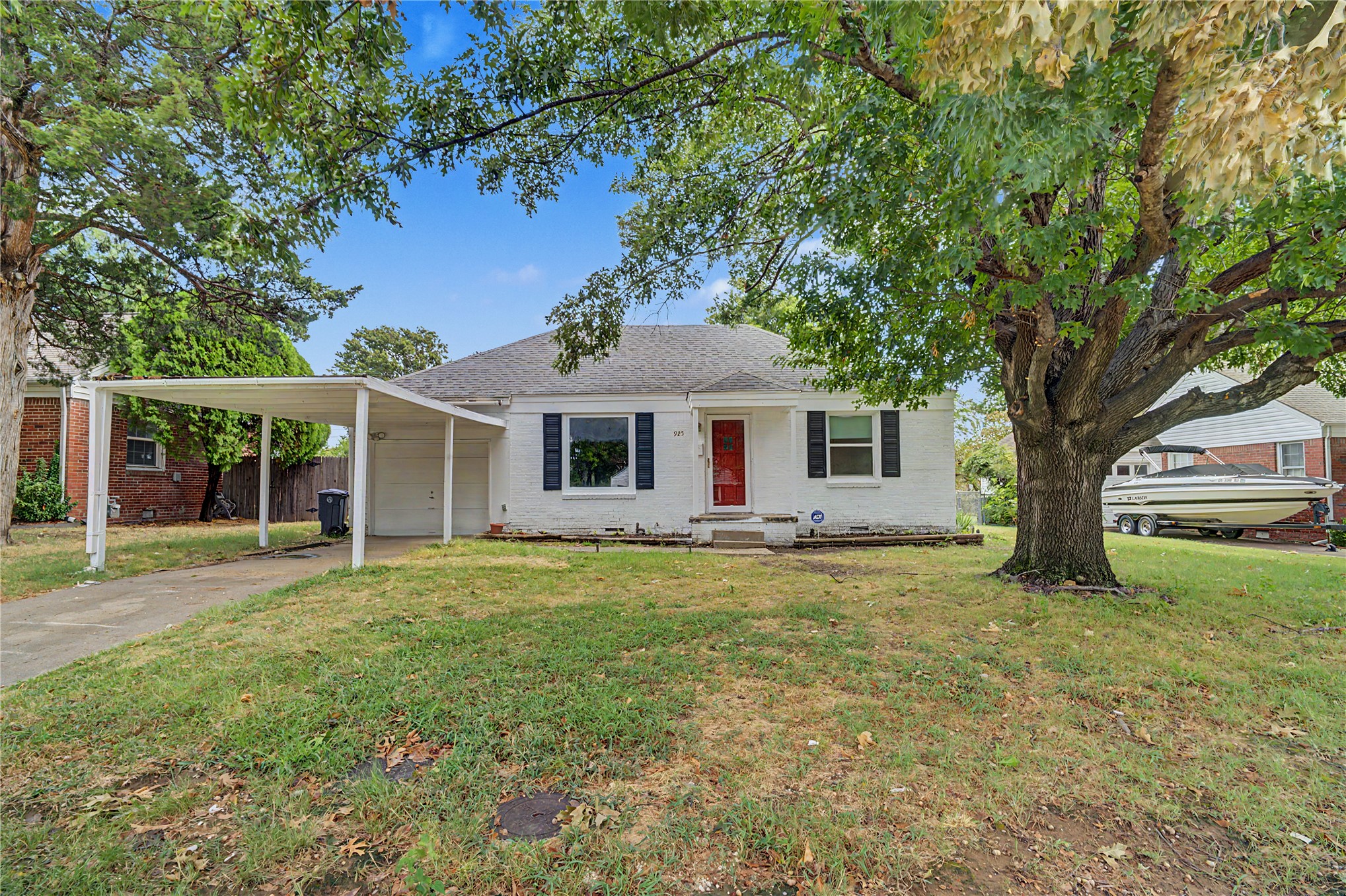 925 S Richmond Avenue Property Photo 1