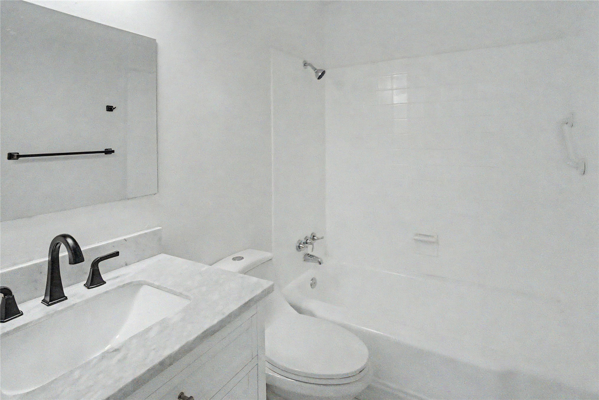 925 S Richmond Avenue Property Photo 9