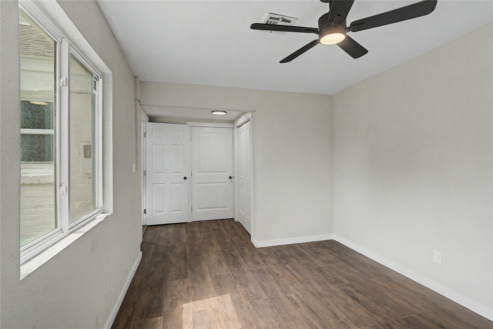 925 S Richmond Avenue Property Photo 10