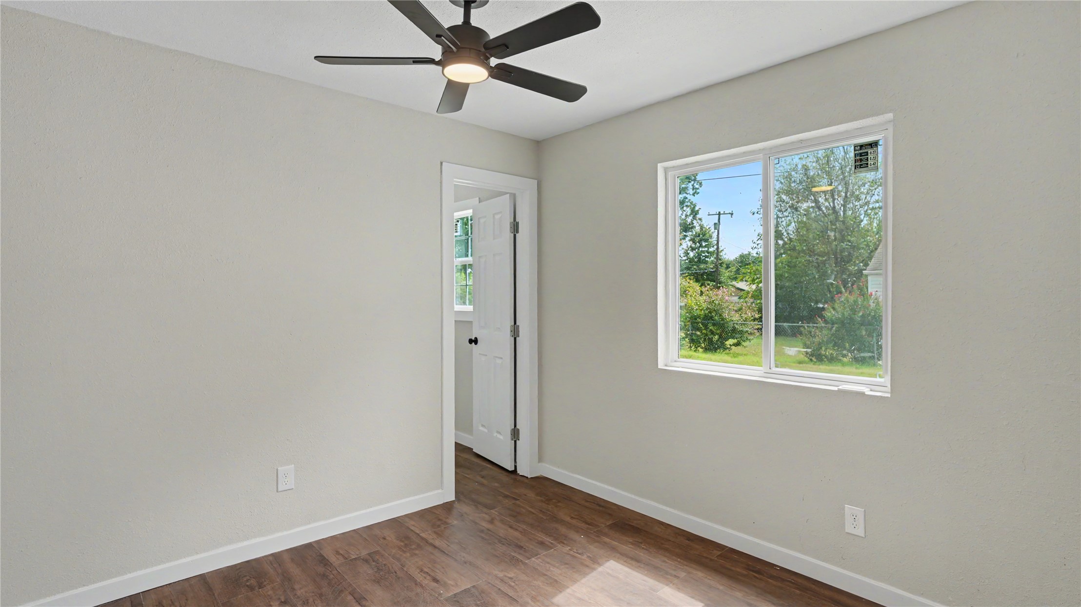 925 S Richmond Avenue Property Photo 11