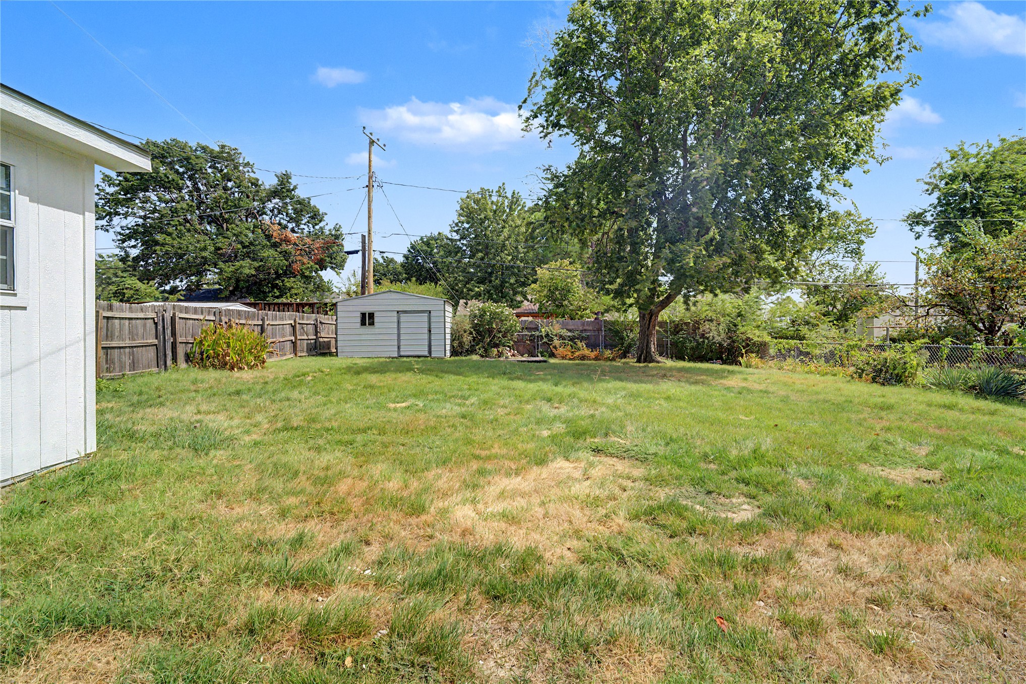 925 S Richmond Avenue Property Photo 16