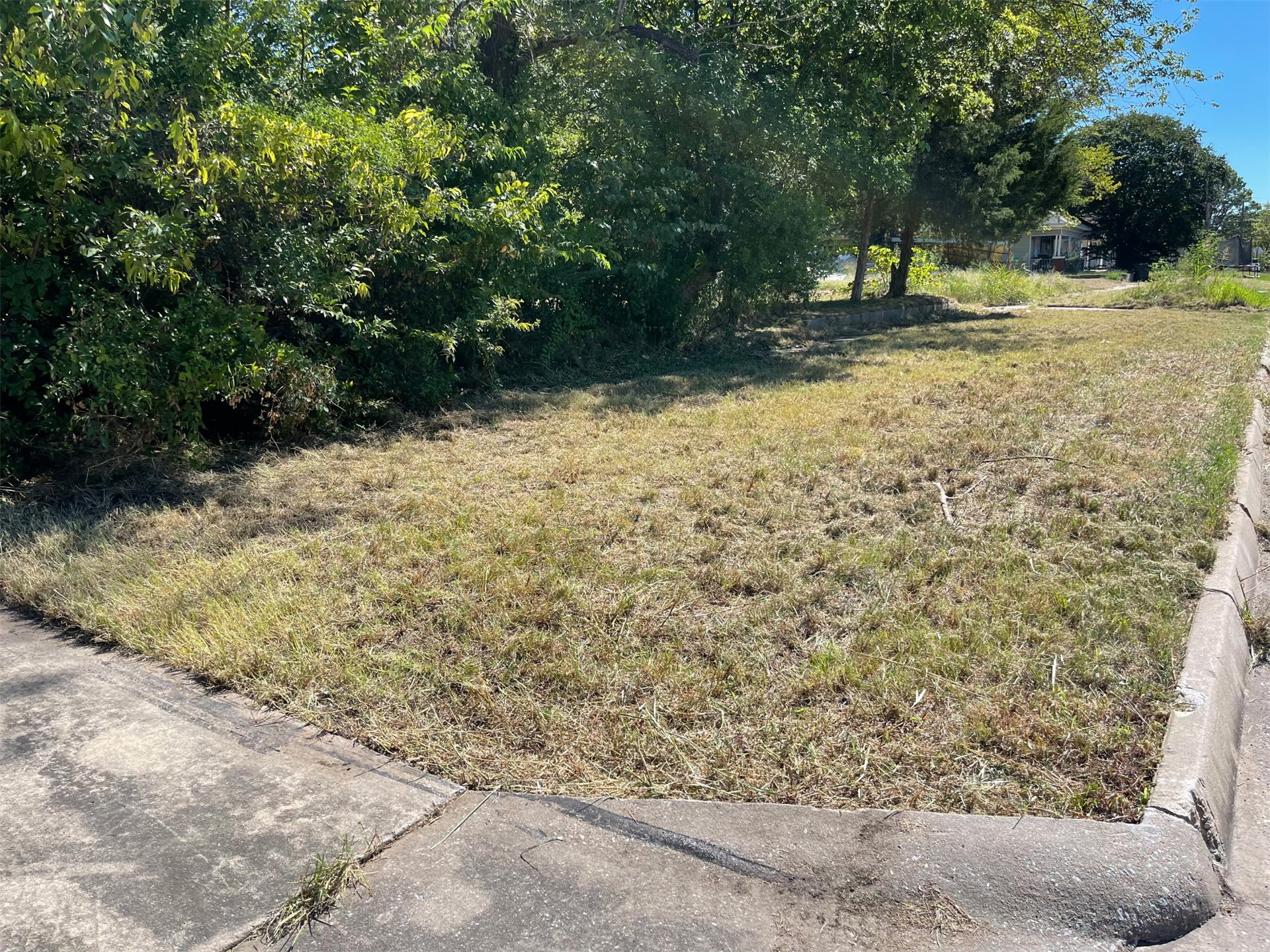 116 Geneva Property Photo 3