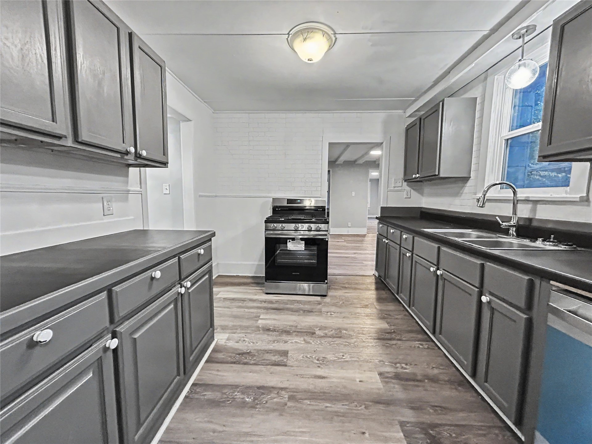 1305 Cherry Street Property Photo 5