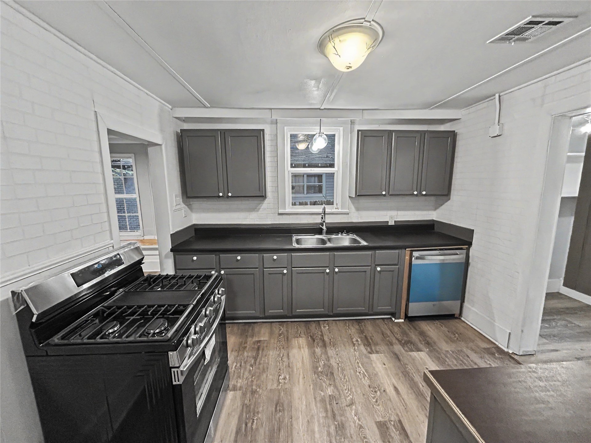 1305 Cherry Street Property Photo 6
