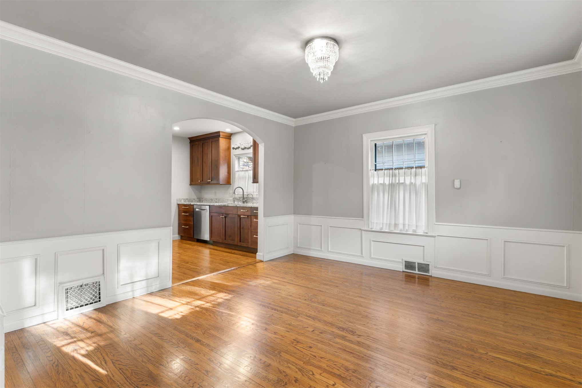 2908 S Cincinnati Avenue Property Photo 8