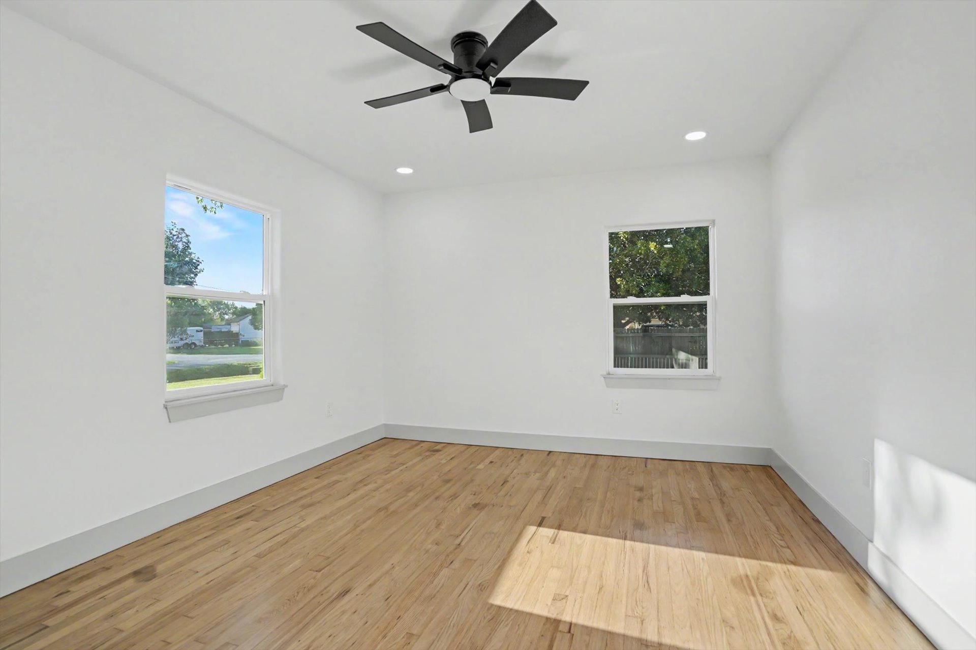 748 S 87th East Avenue Property Photo 23