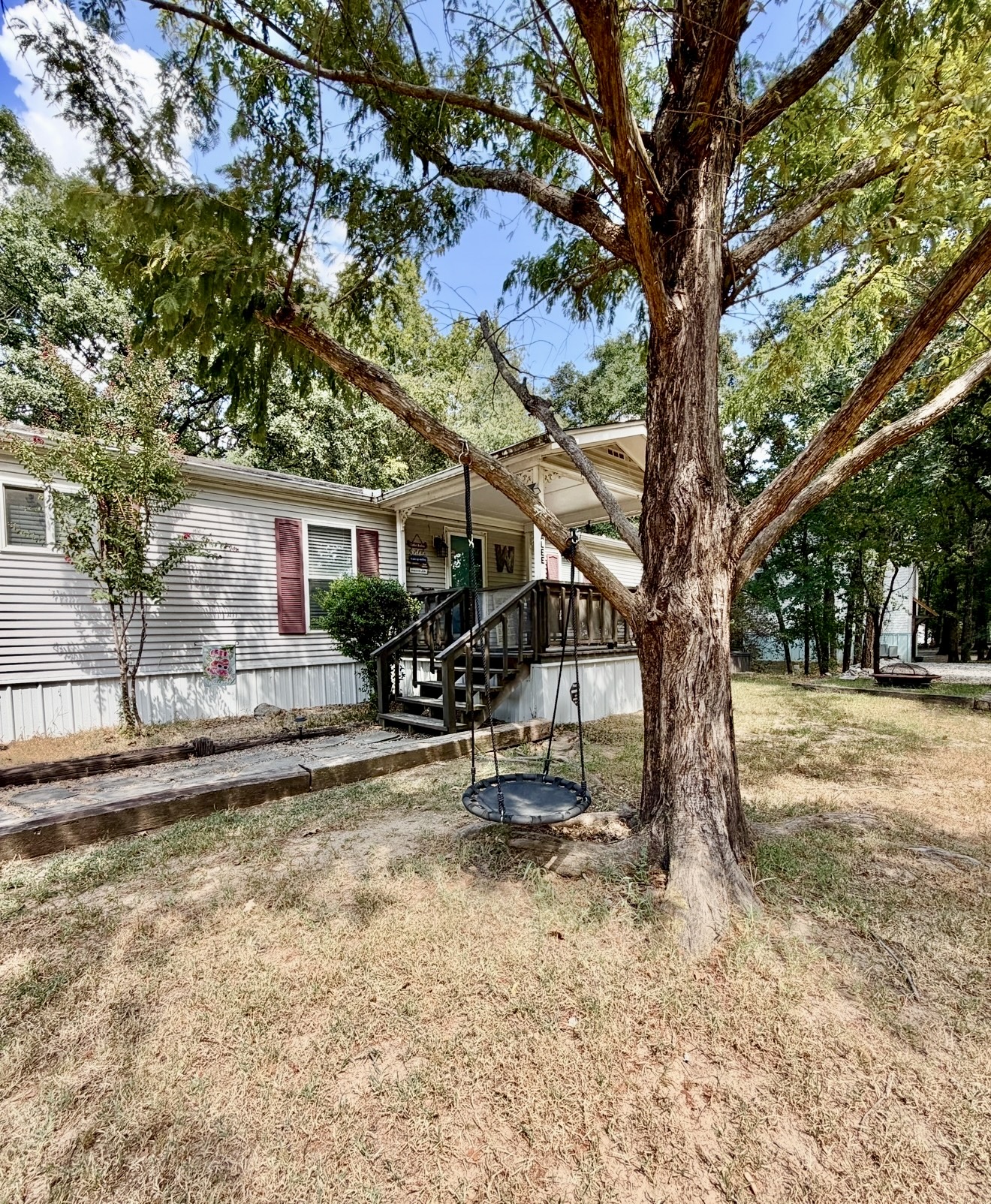 427595 E 1152 Road Property Photo 1