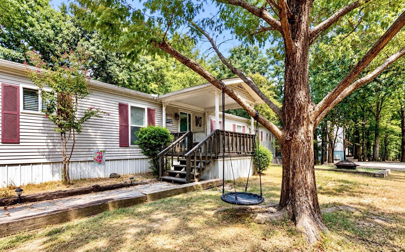 427595 E 1152 Road Property Photo 1
