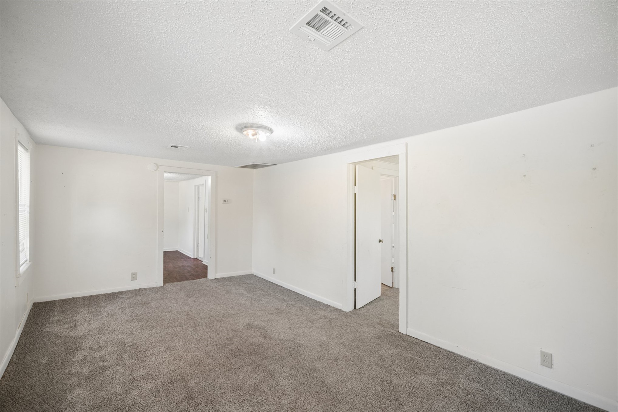 605 N 10th Street Property Photo 3