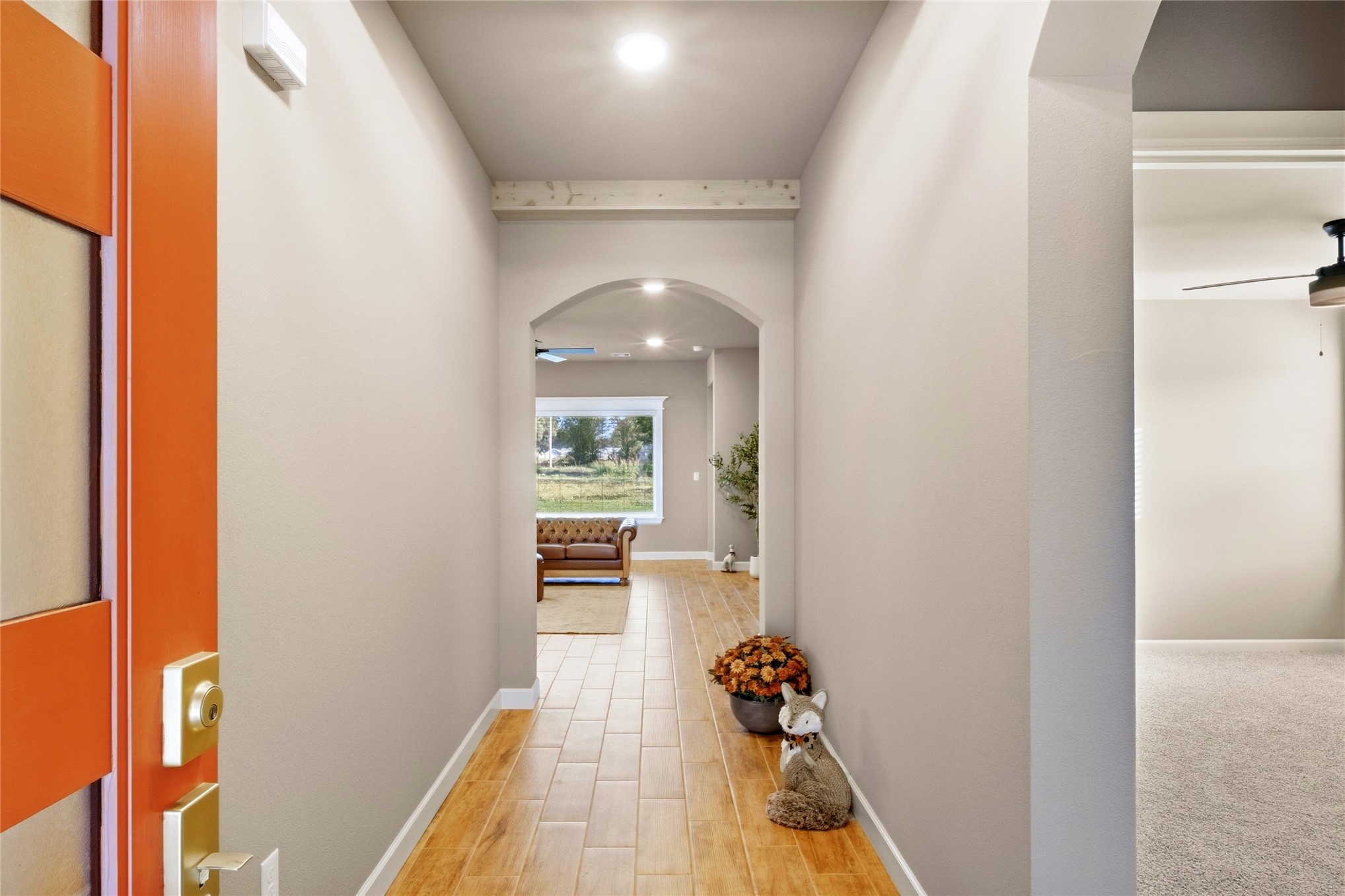 209 W Broadway Street Property Photo 5